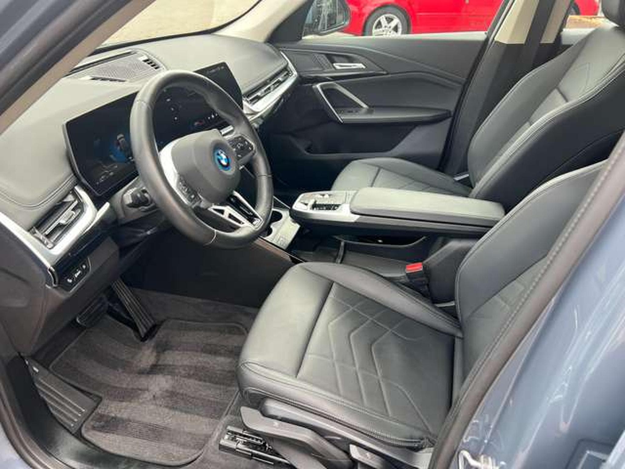 BMW X1 XDRIVE 25e HYBRIDE 245 CV (2024) - Foto 4