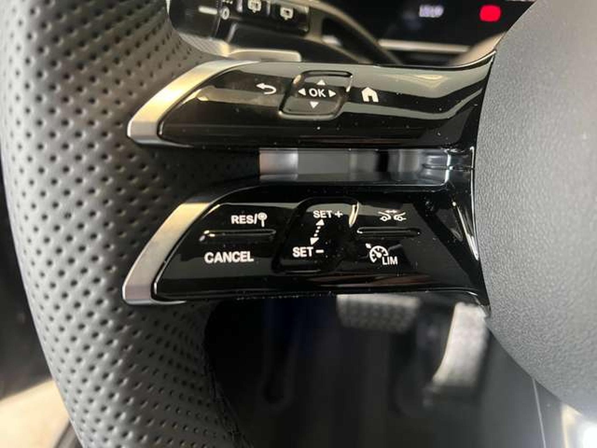 Mercedes GLC 300 HYBRIDE DIESEL 353 CV 4-MATIC (2026) - Photo 16