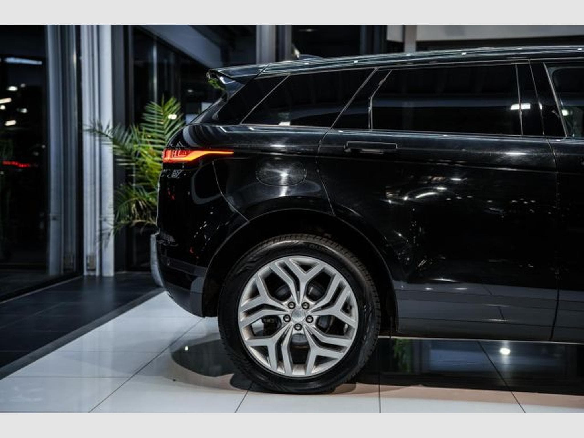 Land-Rover Range Rover Evoque Range Rover Evoque SE 2.0 D NAVI LED RFK ACC SHZ (2023) - Photo 8