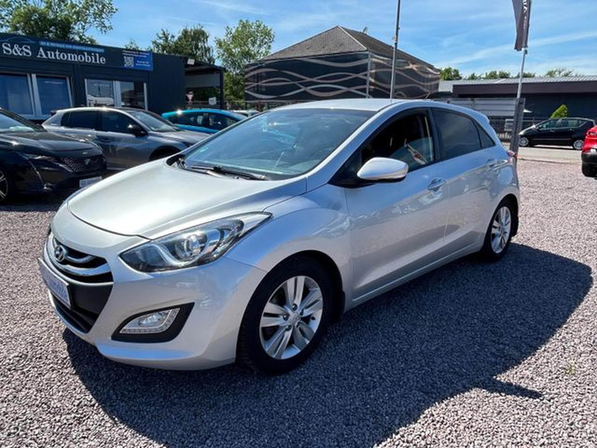 Hyundai i30 i30 Lim. 1.6 CRDi *LED*PDC*Tempomat*Euro5* (2014) - Foto 1