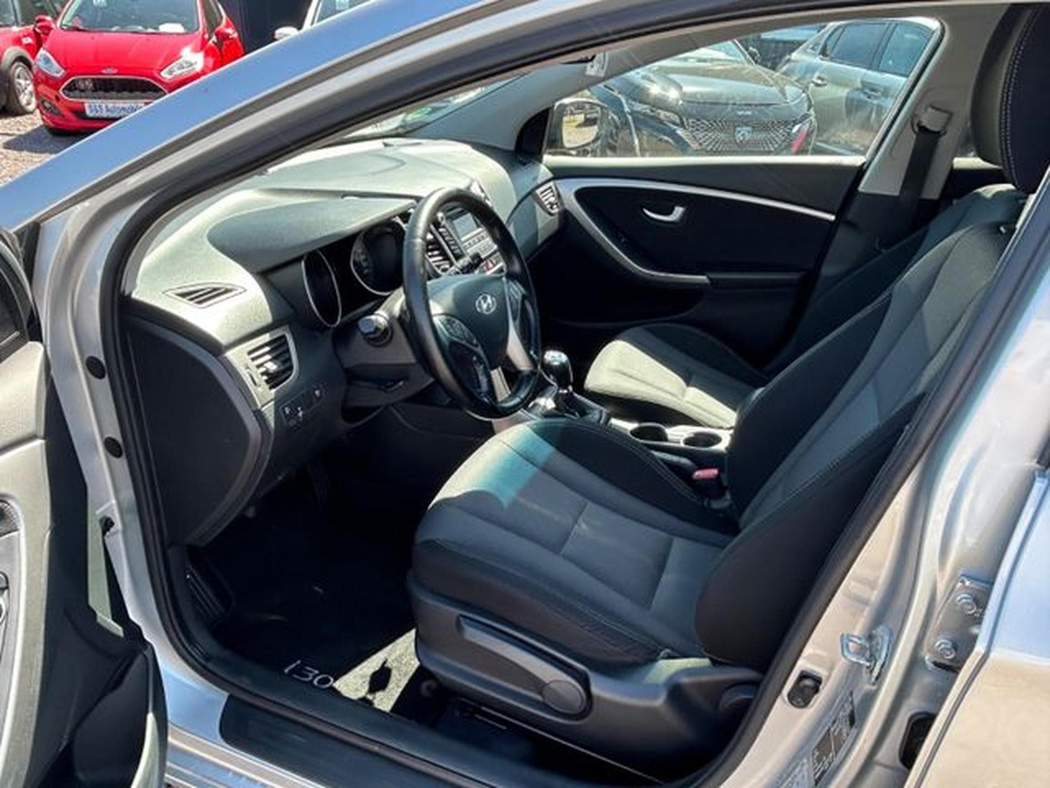 Hyundai i30 i30 Lim. 1.6 CRDi *LED*PDC*Tempomat*Euro5* (2014) - Foto 7