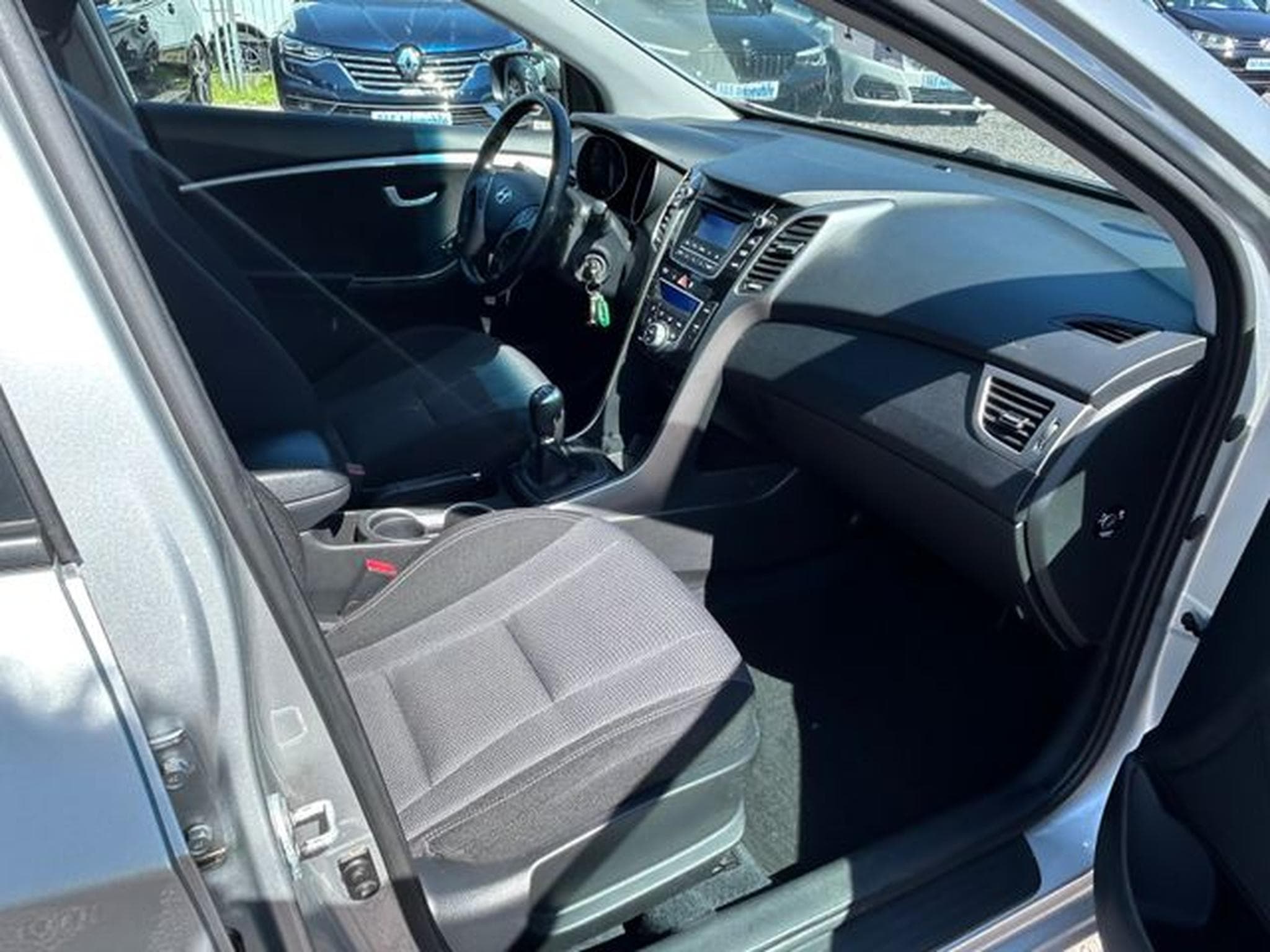 Hyundai i30 i30 Lim. 1.6 CRDi *LED*PDC*Tempomat*Euro5* (2014) - Foto 8
