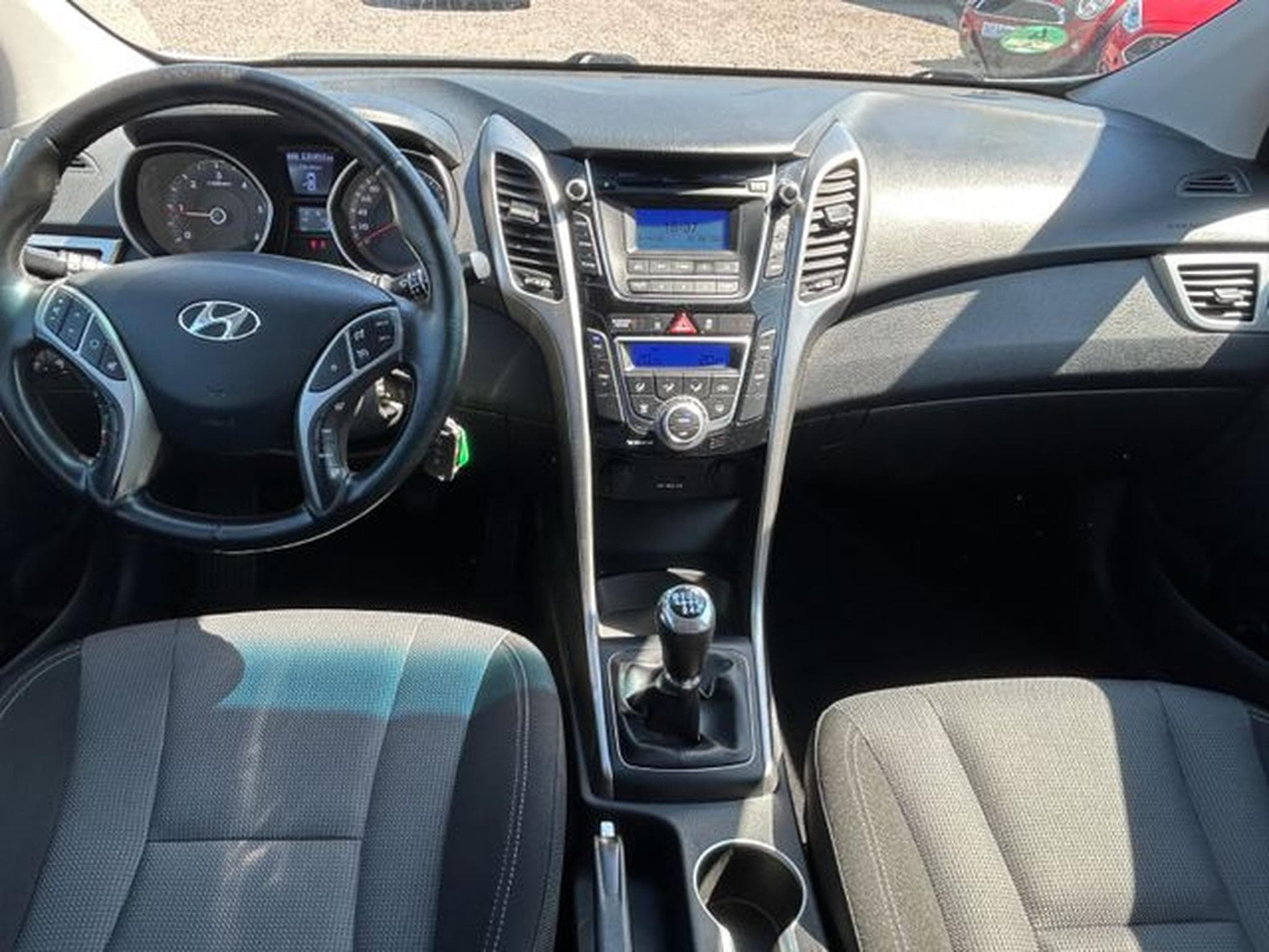 Hyundai i30 i30 Lim. 1.6 CRDi *LED*PDC*Tempomat*Euro5* (2014) - Foto 9