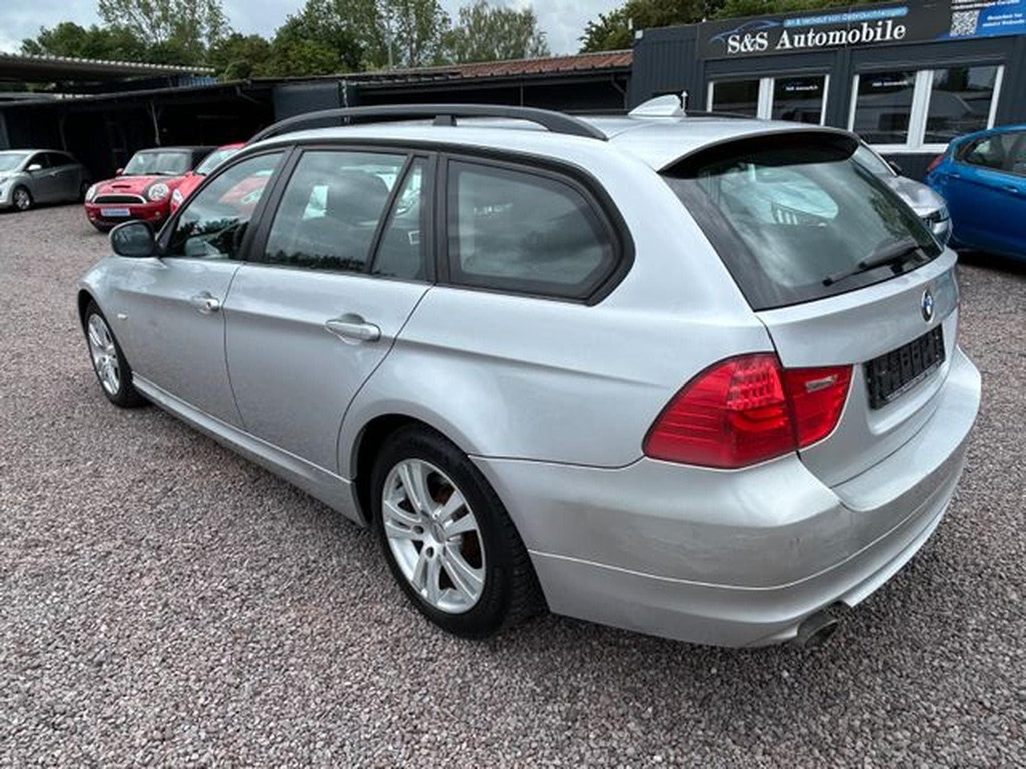 BMW 320 320d Touring *Prof.Navi*SHZ*TÜV 08/27*Euro5* (2009) - Foto 6
