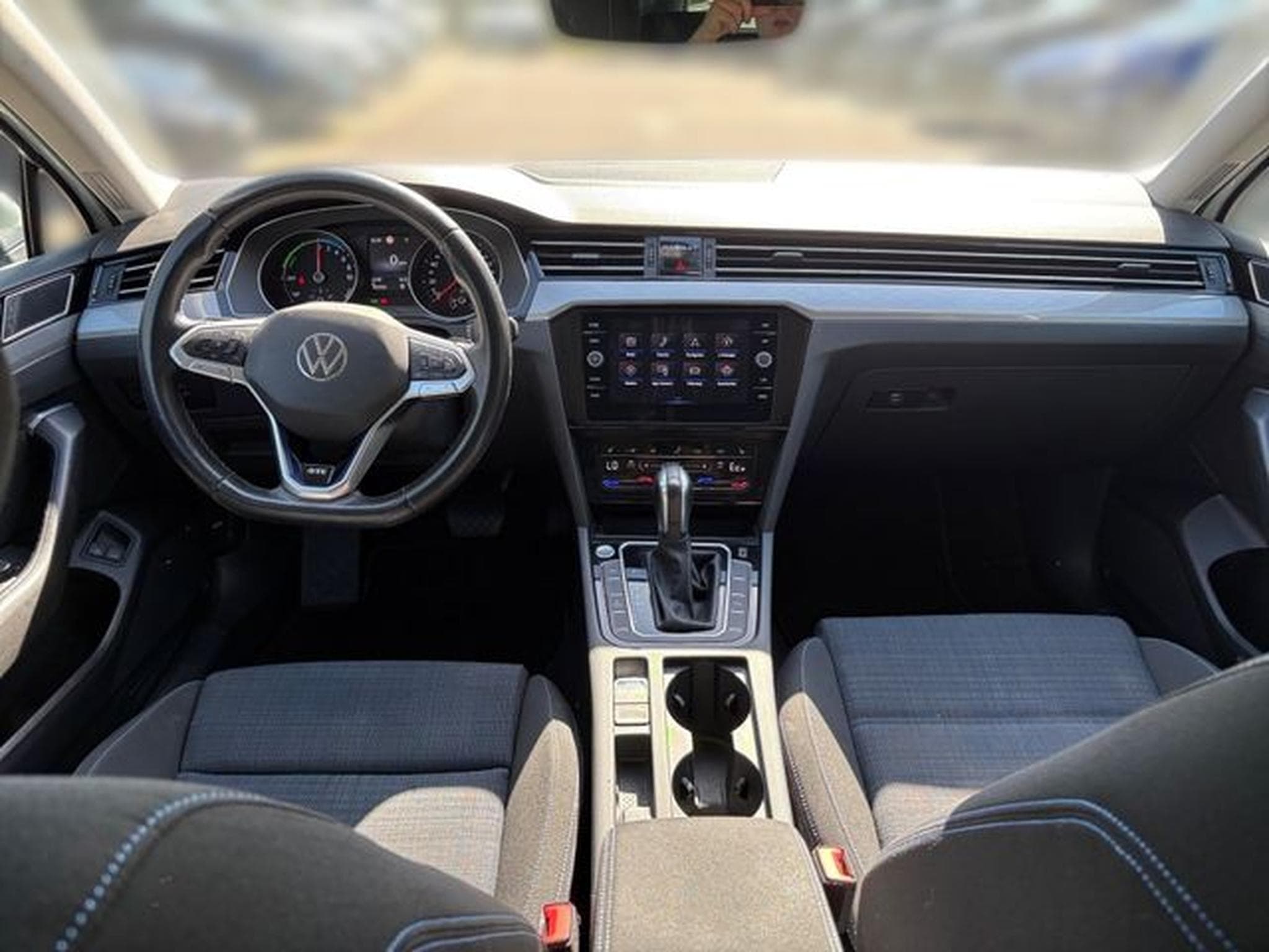 VW Passat Passat Variant GTE (2020) - Photo 12
