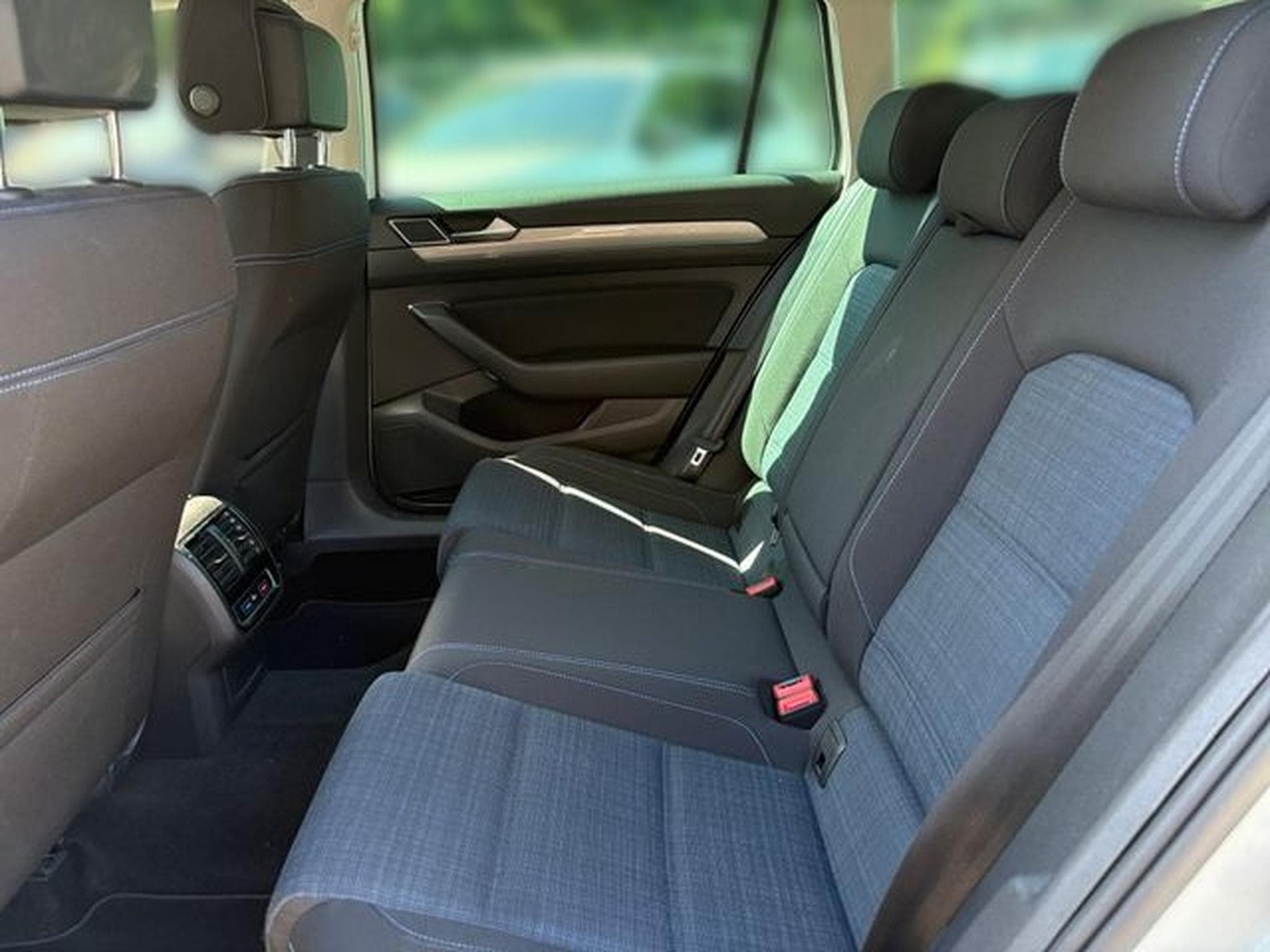 VW Passat Passat Variant GTE (2020) - Photo 13