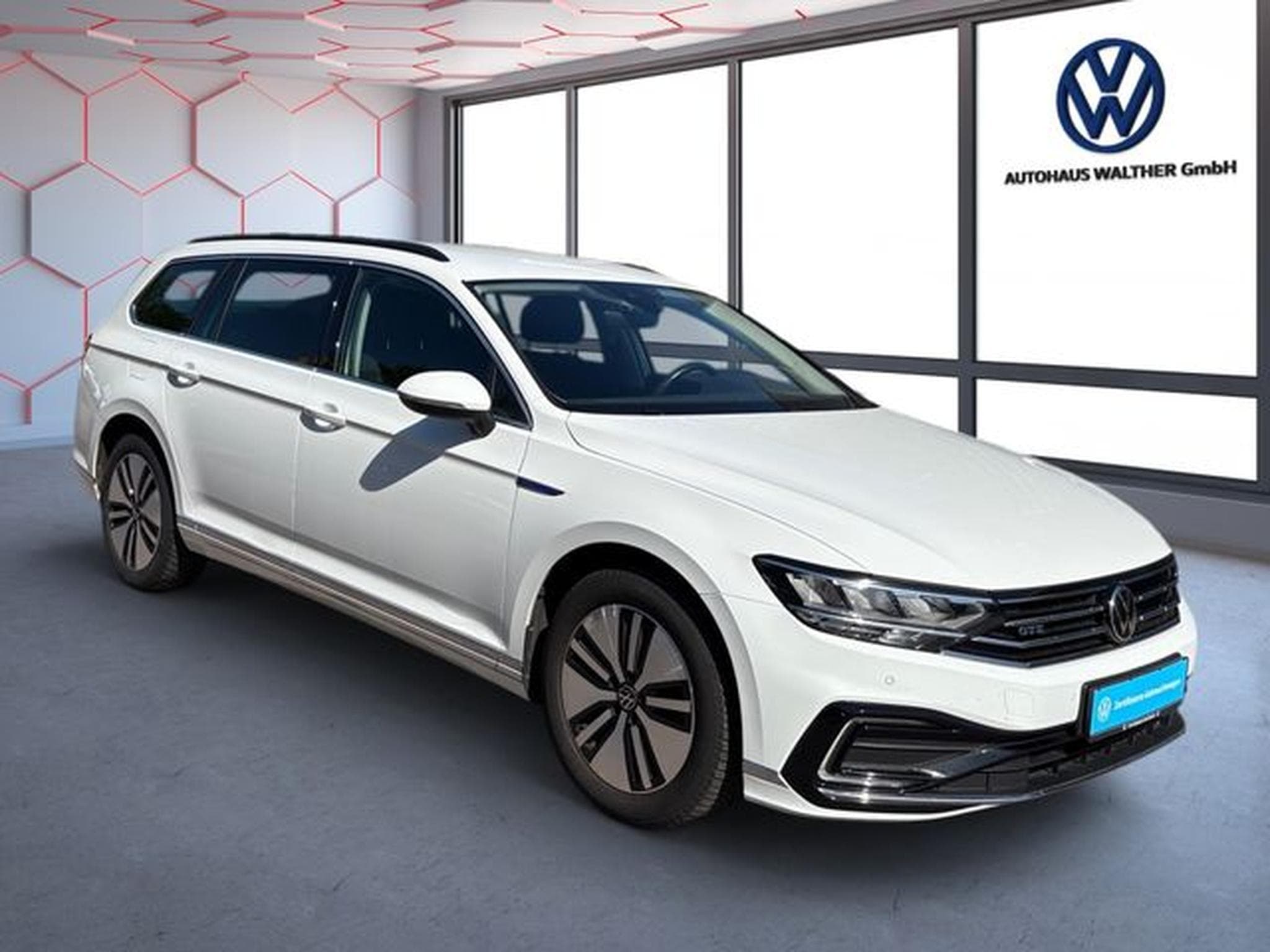 VW Passat Passat Variant GTE (2020) - Photo 2