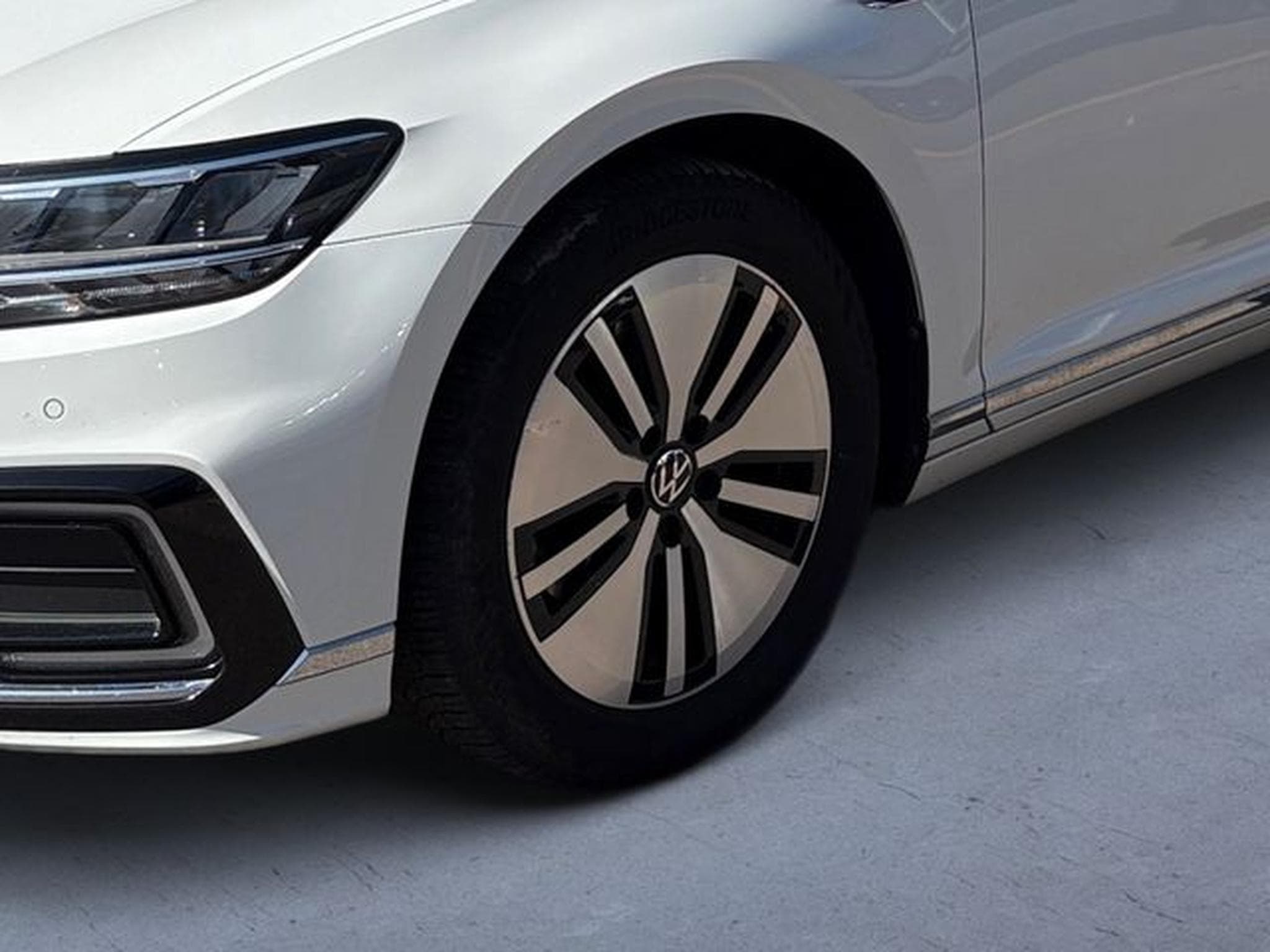 VW Passat Passat Variant GTE (2020) - Photo 7