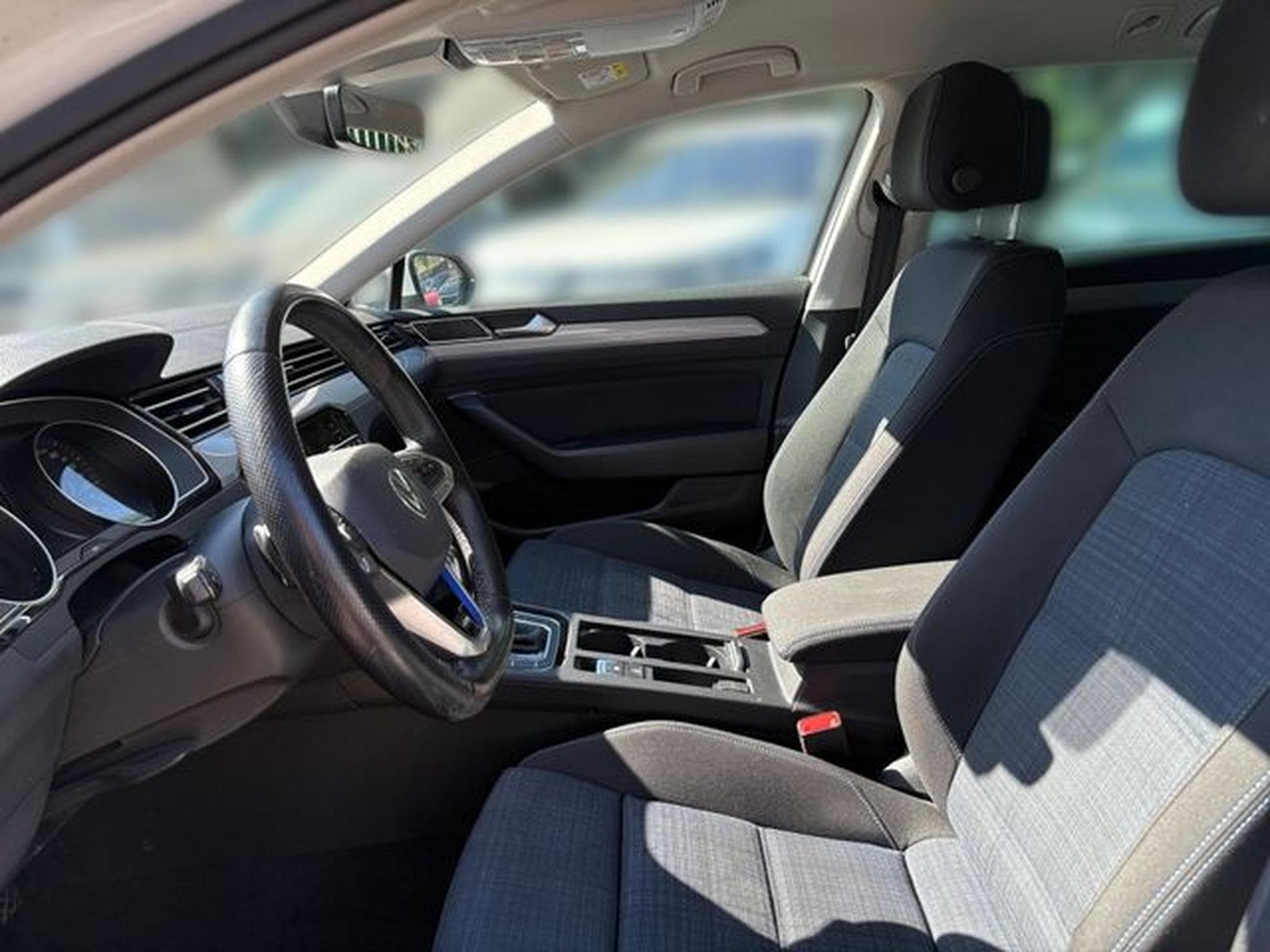 VW Passat Passat Variant GTE (2020) - Photo 8
