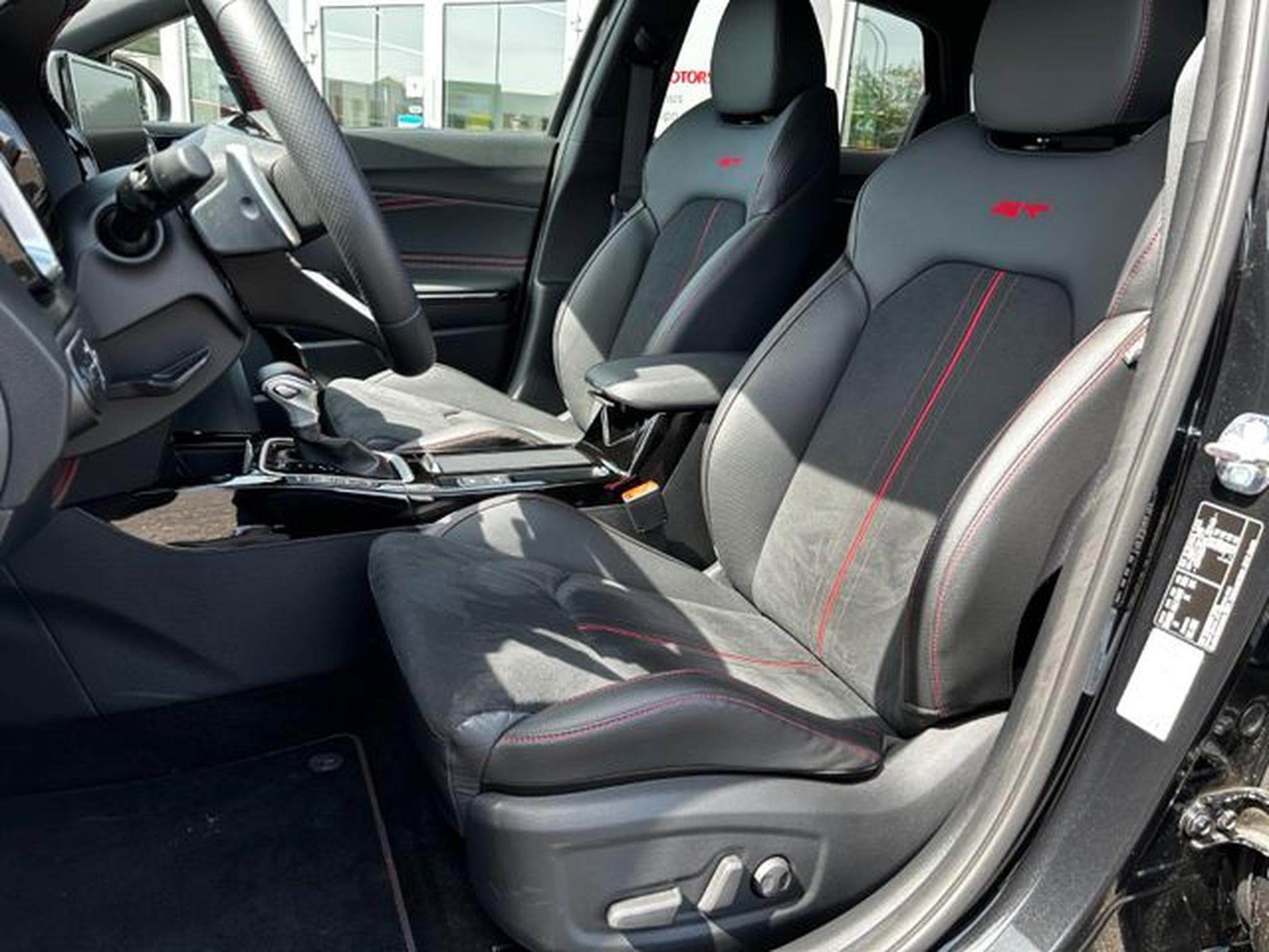 Kia Ceed cee'd / Ceed GT 1,6T-GDI DCT Komfort Navi LED (2023) - Photo 10