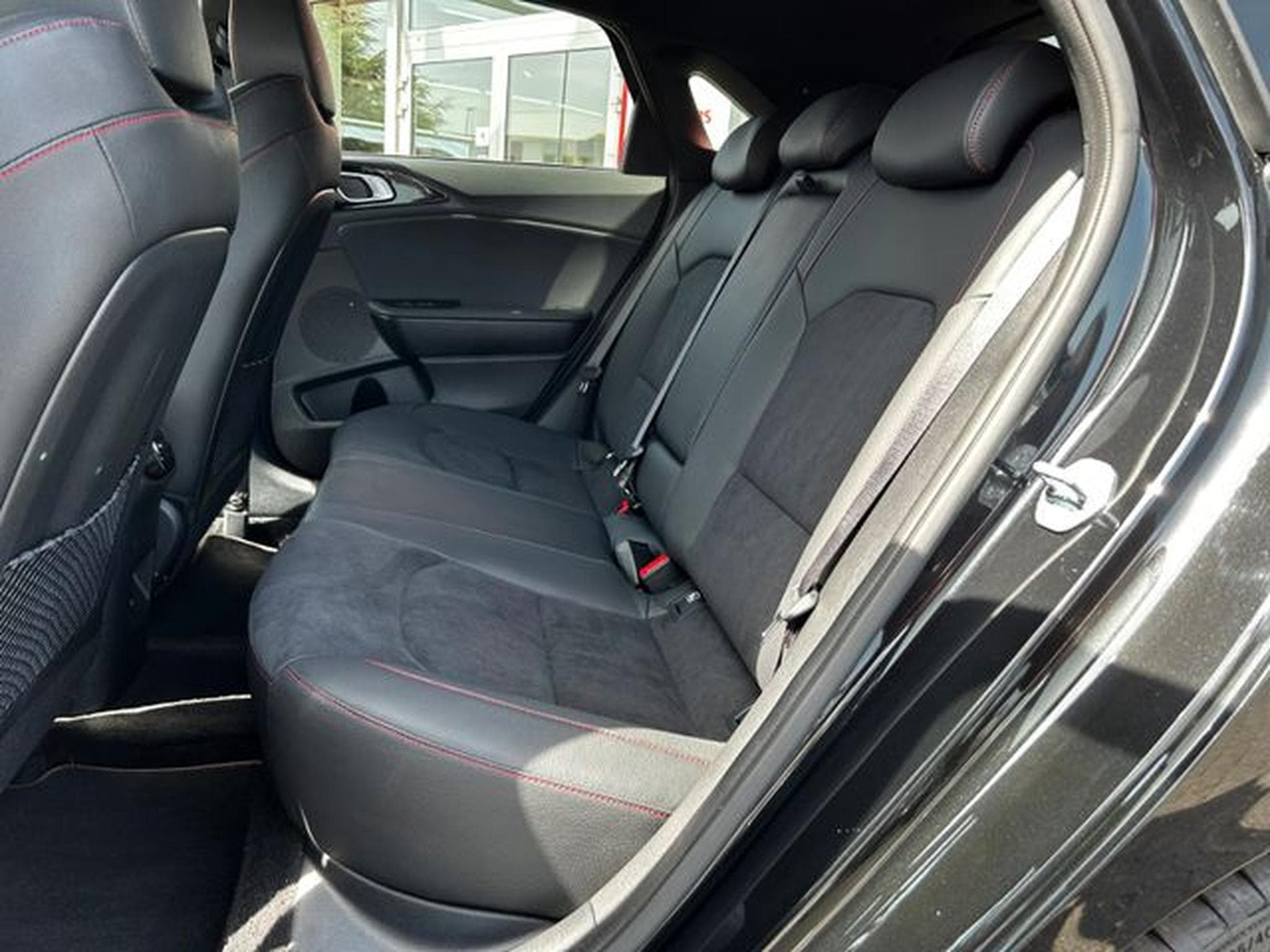 Kia Ceed cee'd / Ceed GT 1,6T-GDI DCT Komfort Navi LED (2023) - Photo 11