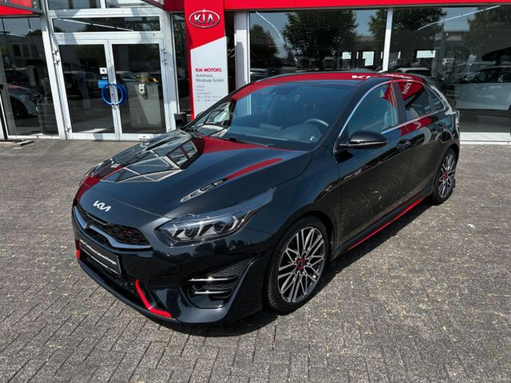 Kia Ceed cee'd / Ceed GT 1,6T-GDI DCT Komfort Navi LED (2023) - Photo 3