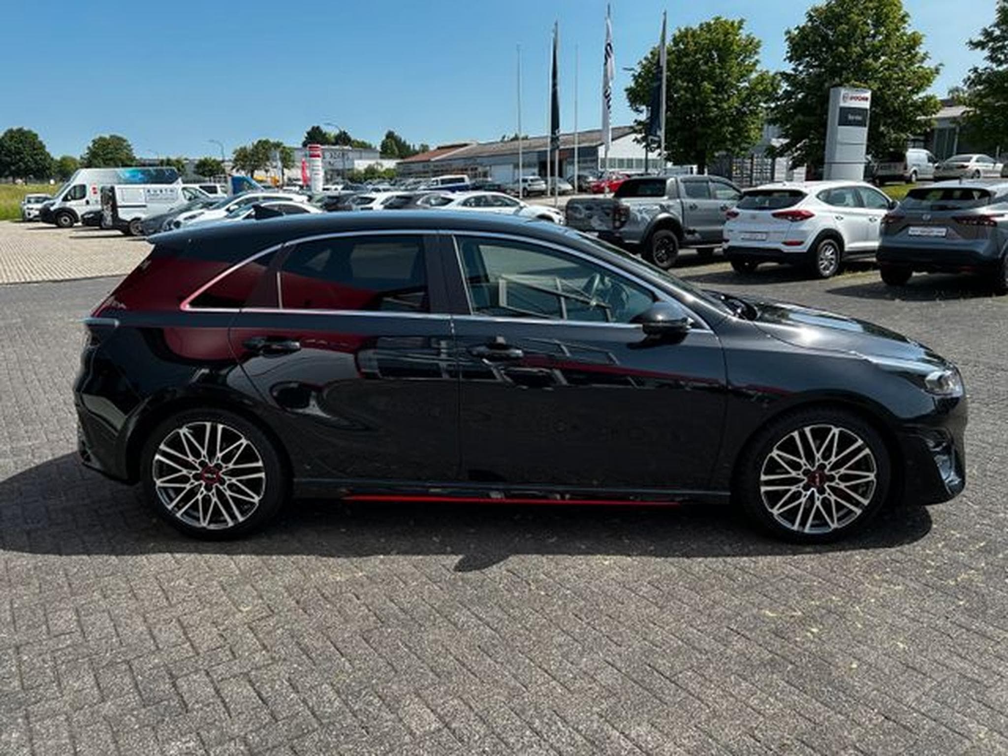 Kia Ceed cee'd / Ceed GT 1,6T-GDI DCT Komfort Navi LED (2023) - Photo 9
