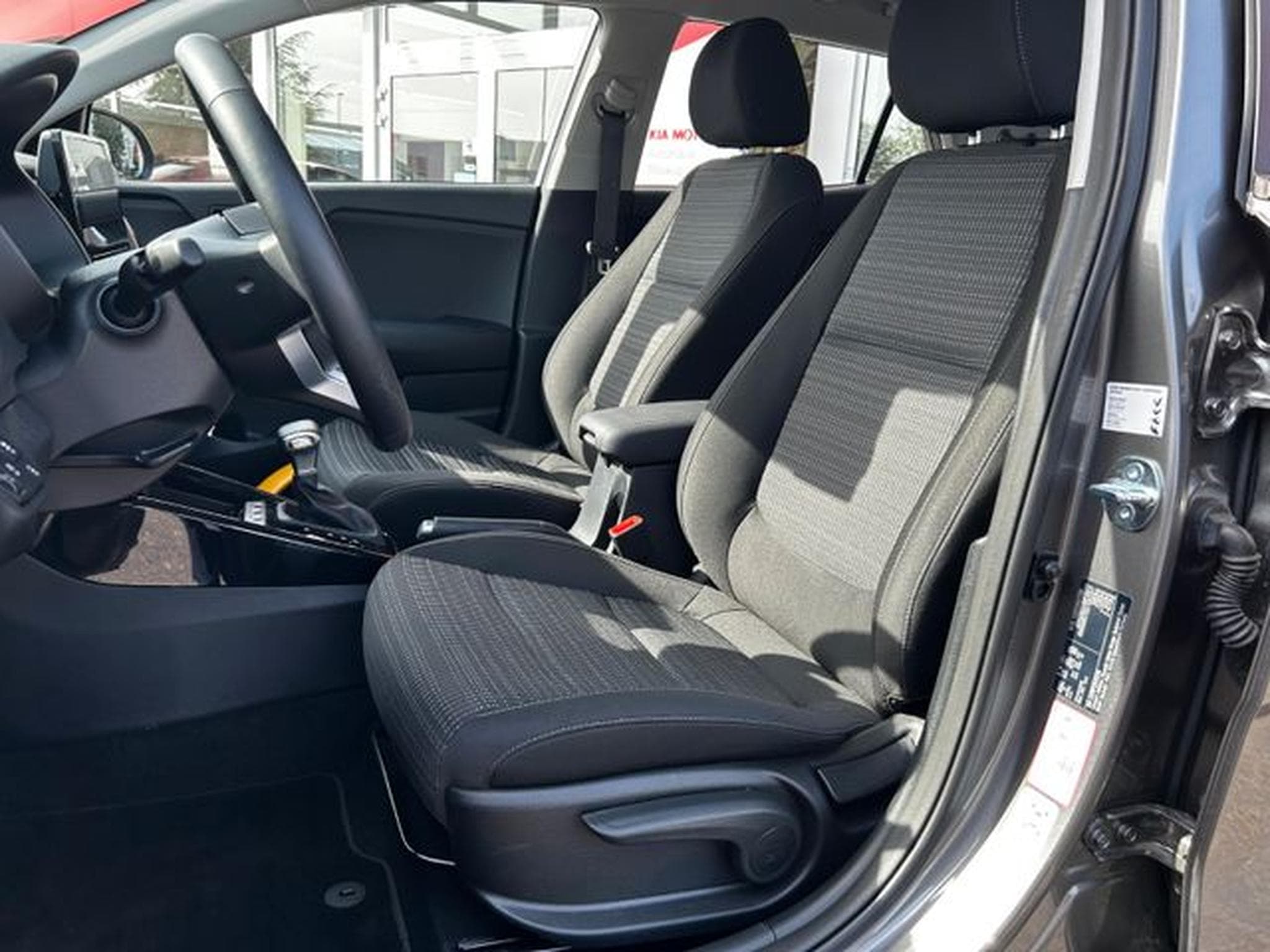 Kia Stonic Stonic 1,0T-GDI DCT Vision Navi Kamera (2025) - Photo 11