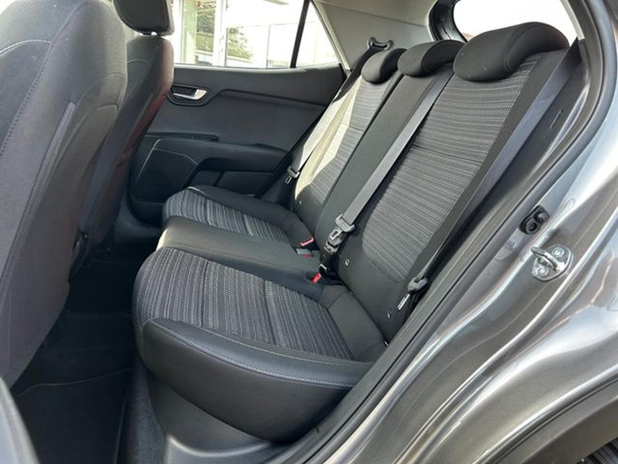 Kia Stonic Stonic 1,0T-GDI DCT Vision Navi Kamera (2025) - Photo 12