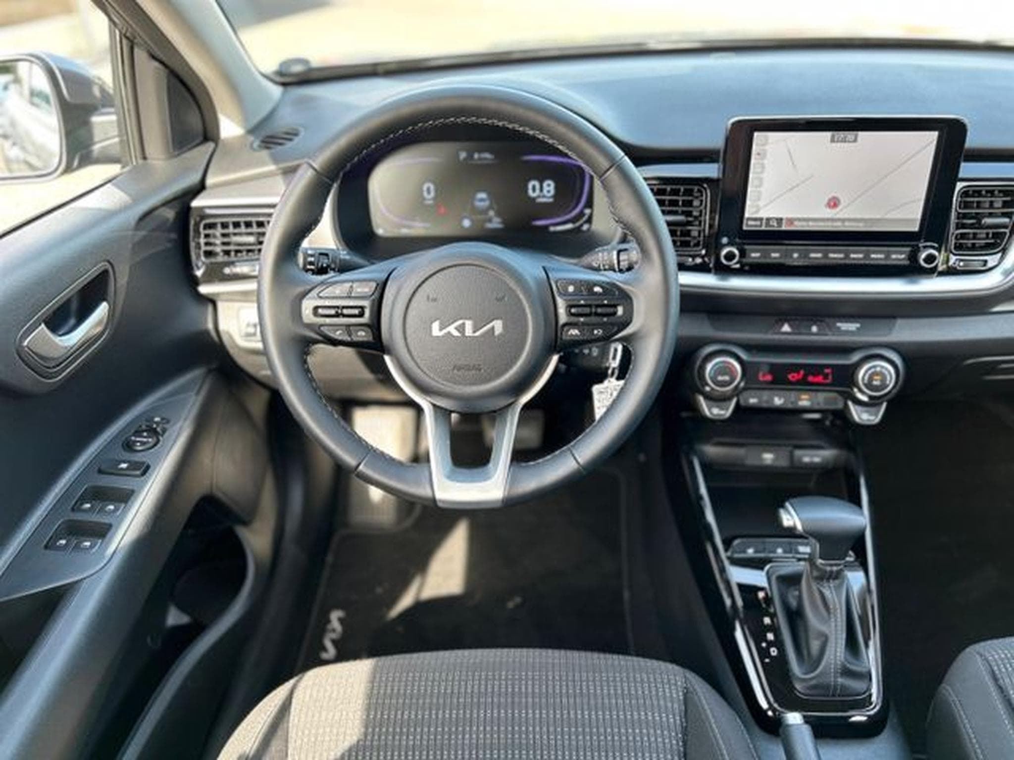Kia Stonic Stonic 1,0T-GDI DCT Vision Navi Kamera (2025) - Photo 13