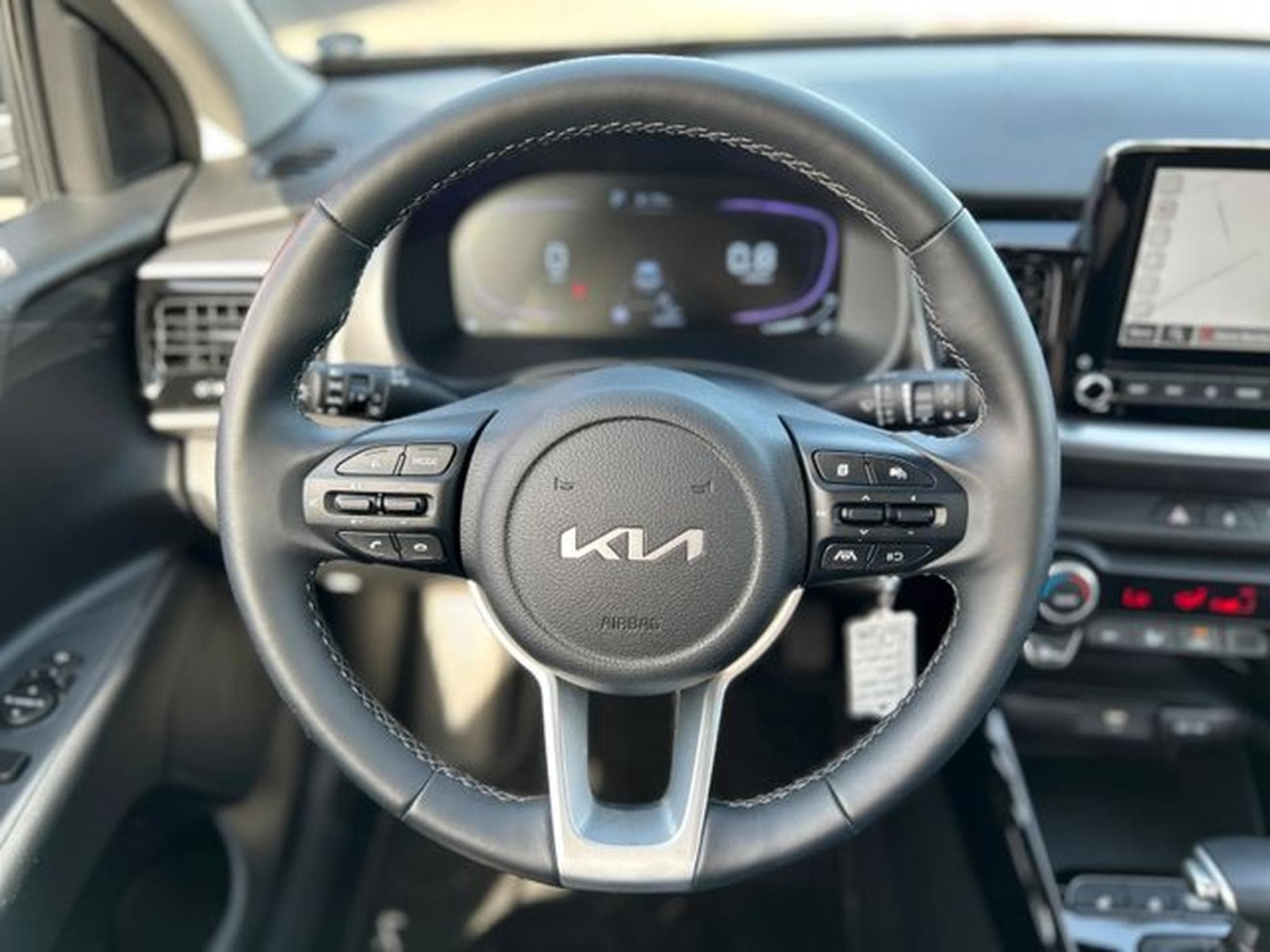 Kia Stonic Stonic 1,0T-GDI DCT Vision Navi Kamera (2025) - Photo 14