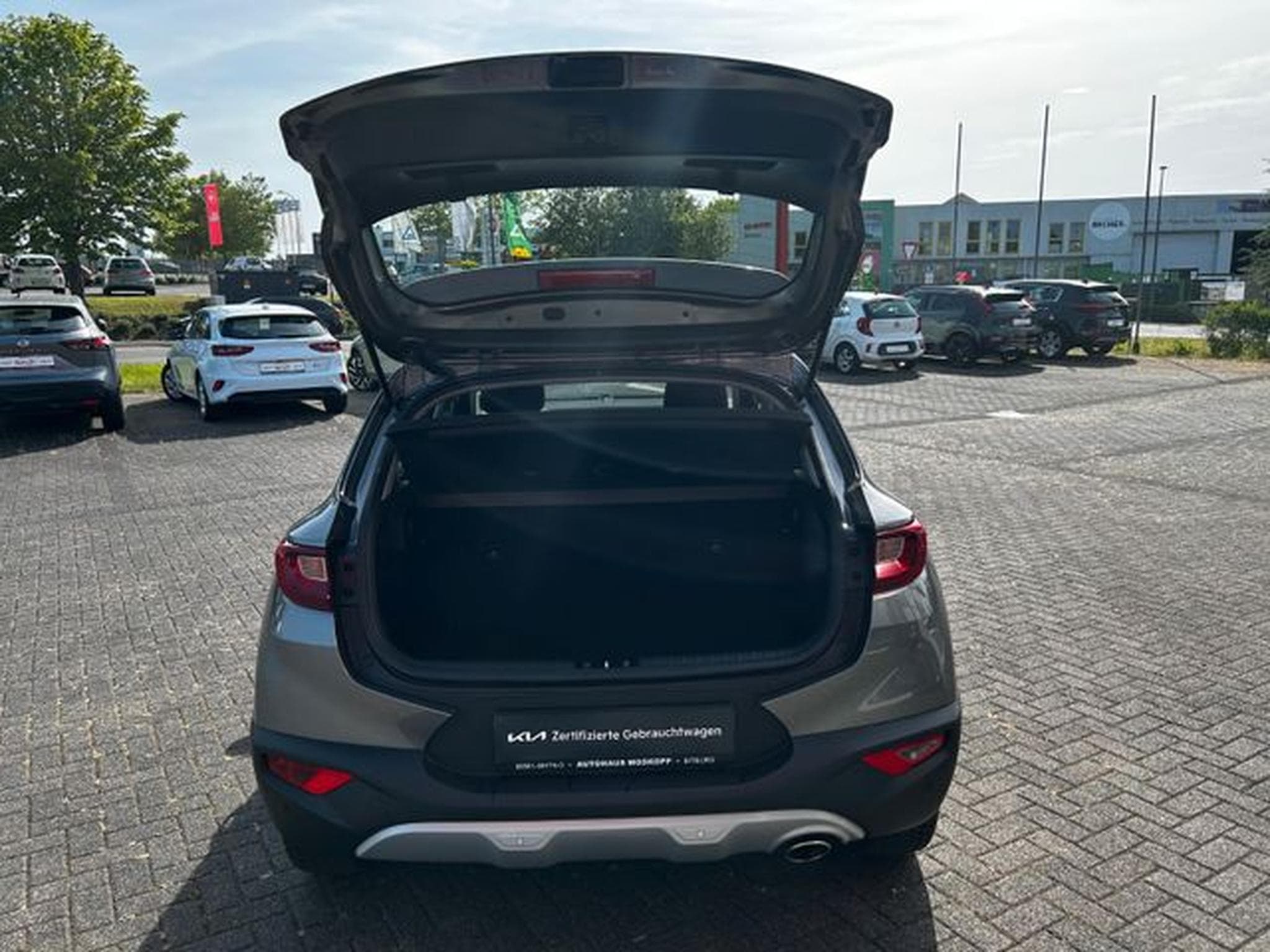 Kia Stonic Stonic 1,0T-GDI DCT Vision Navi Kamera (2025) - Photo 8