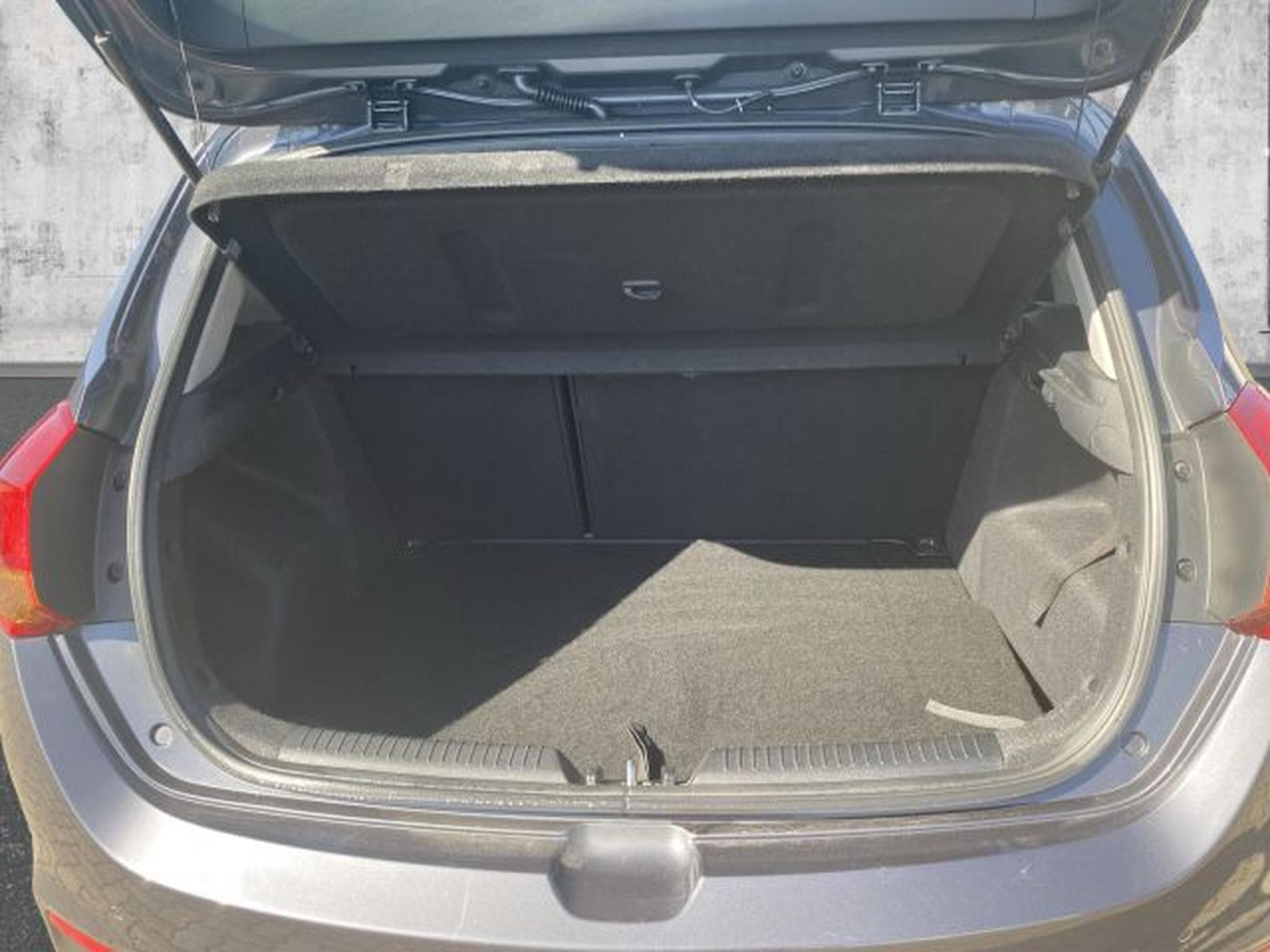 Kia Ceed Ceed 1.6 GDI Edition 7 NAVI AHK PDC RFK KLIMA (2014) - Photo 10