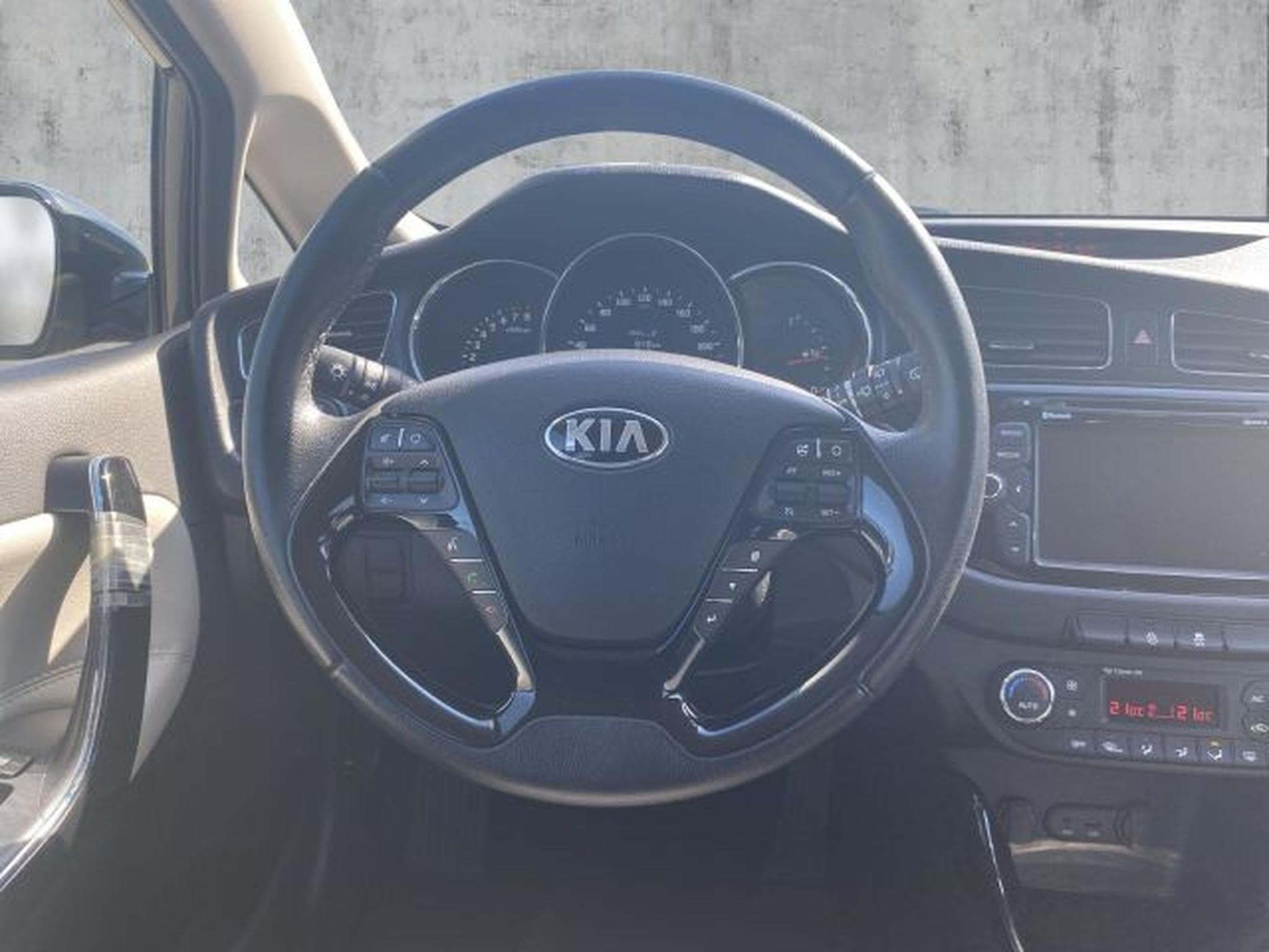 Kia Ceed Ceed 1.6 GDI Edition 7 NAVI AHK PDC RFK KLIMA (2014) - Photo 15