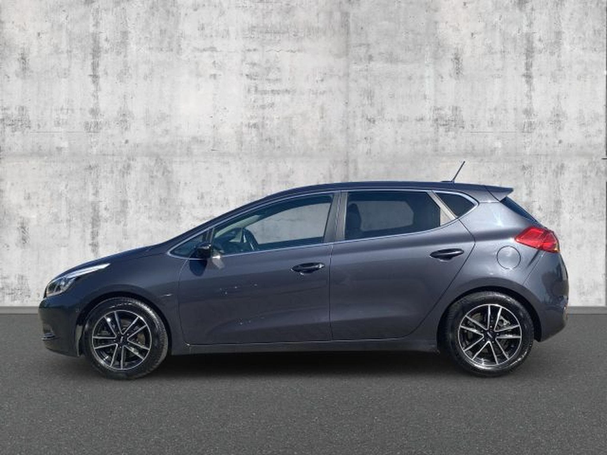 Kia Ceed Ceed 1.6 GDI Edition 7 NAVI AHK PDC RFK KLIMA (2014) - Photo 2