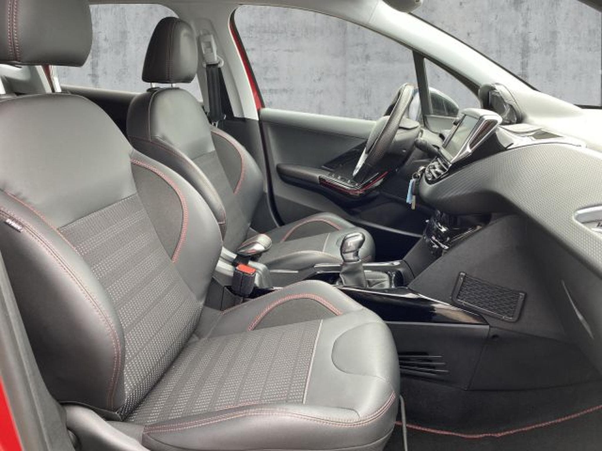 Peugeot 2008 2008 1.2 PureTech 110 Allure GT-Line NAVI RFK (2018) - Photo 13