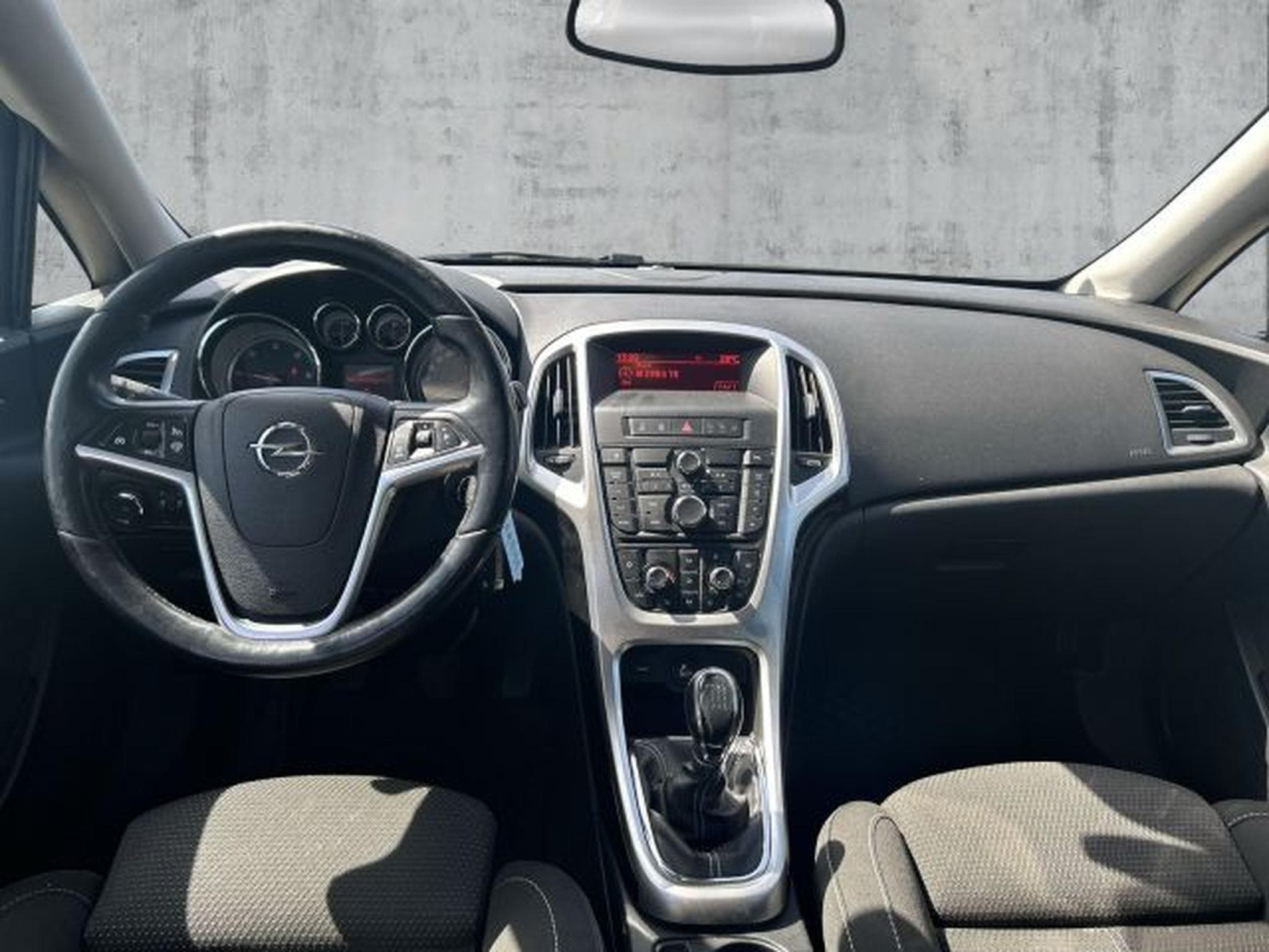 Opel Astra Astra J 1.7 CDTI Sports Tourer LED AHK TEMPOMAT (2013) - Photo 14