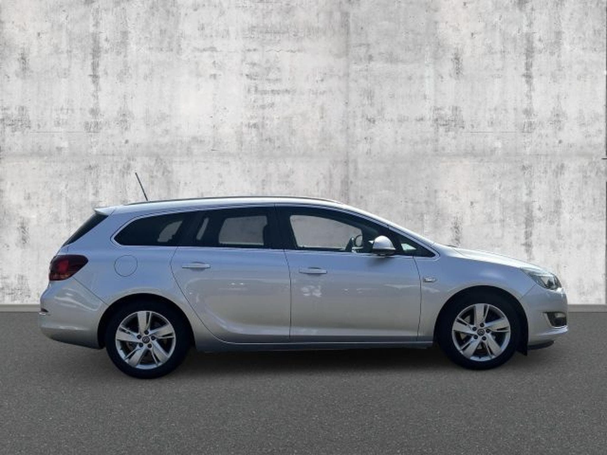Opel Astra Astra J 1.7 CDTI Sports Tourer LED AHK TEMPOMAT (2013) - Photo 6