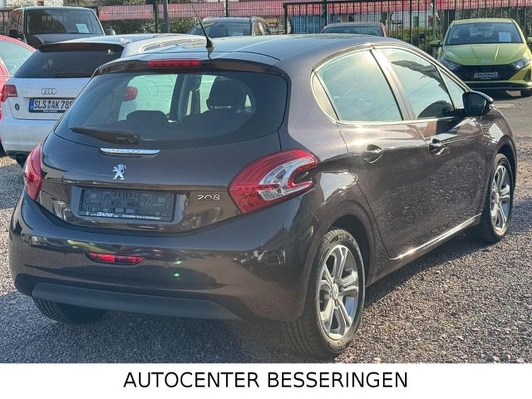 Peugeot 208 208 Active * KLIMA * AUS 1. HAND * (2012) - Photo 3