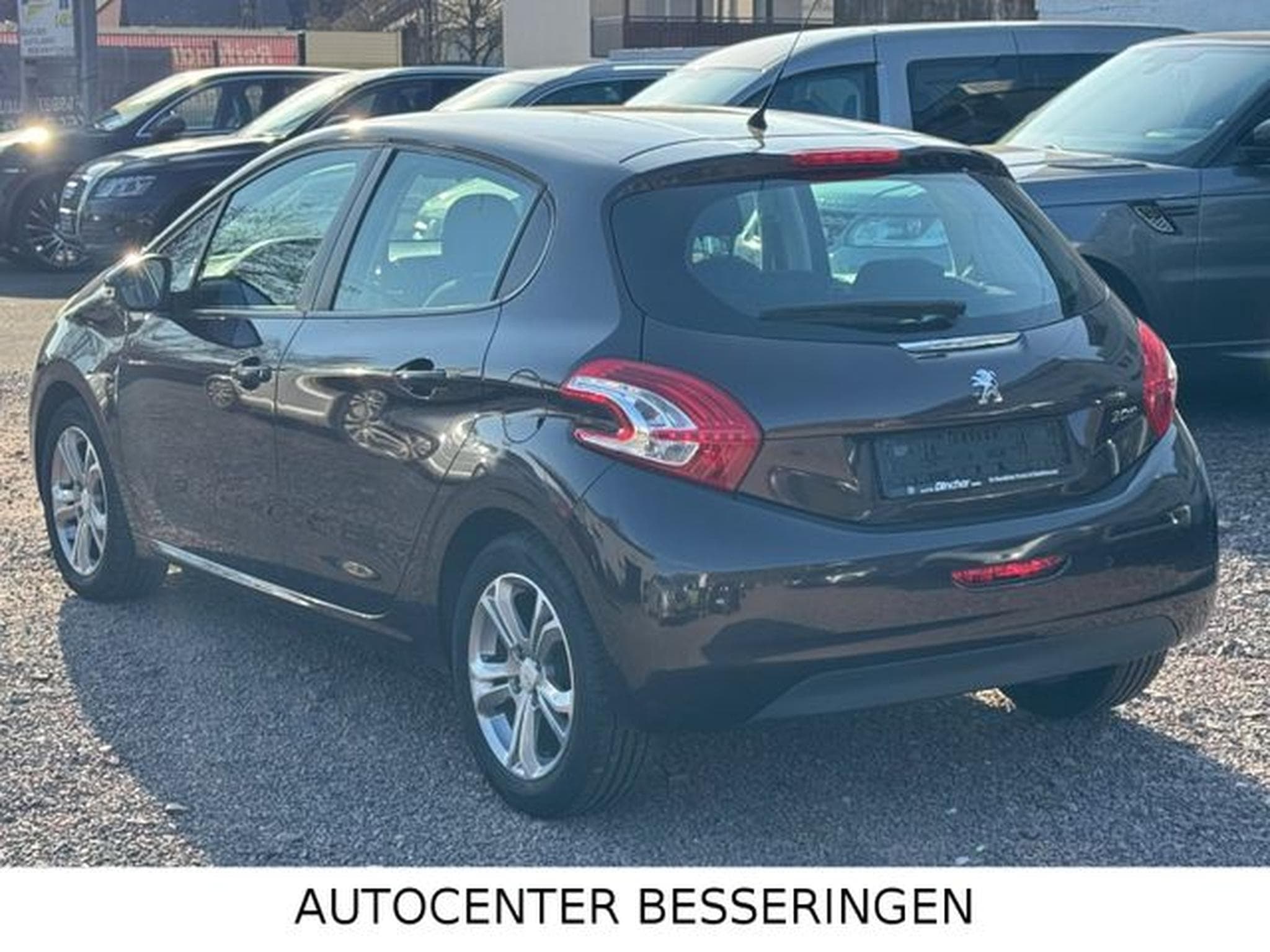 Peugeot 208 208 Active * KLIMA * AUS 1. HAND * (2012) - Photo 4