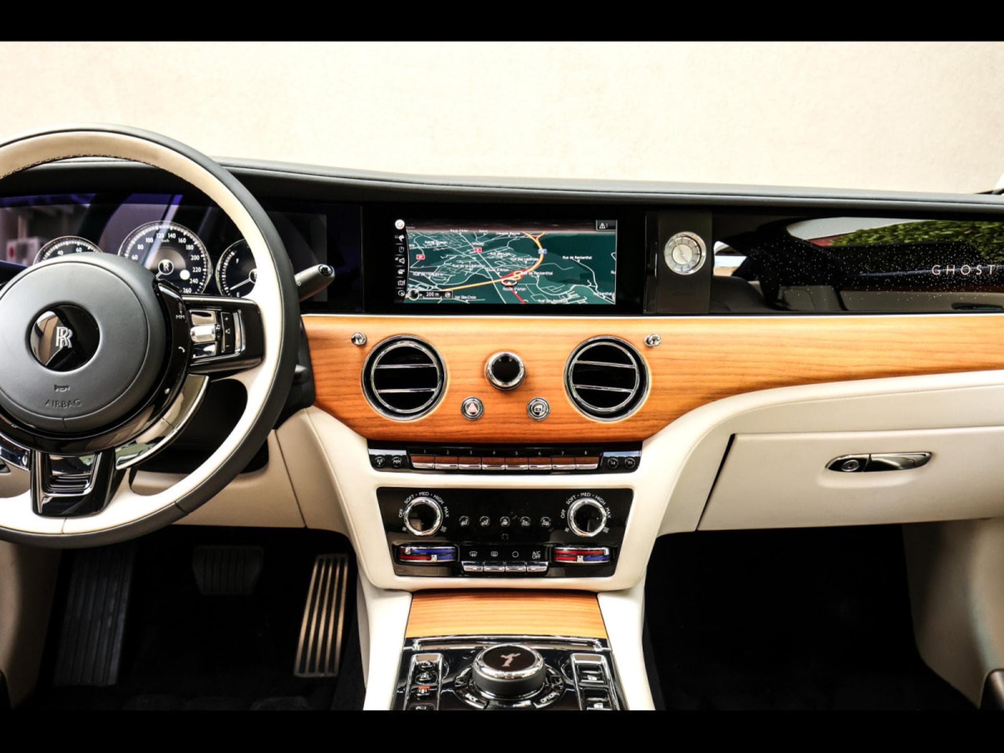 Rolls-Royce Ghost GHOST 6.75 V12 (571 CH) EXTENDED WHEELBASE (EWB) – FULL PPF (2022) - Foto 24