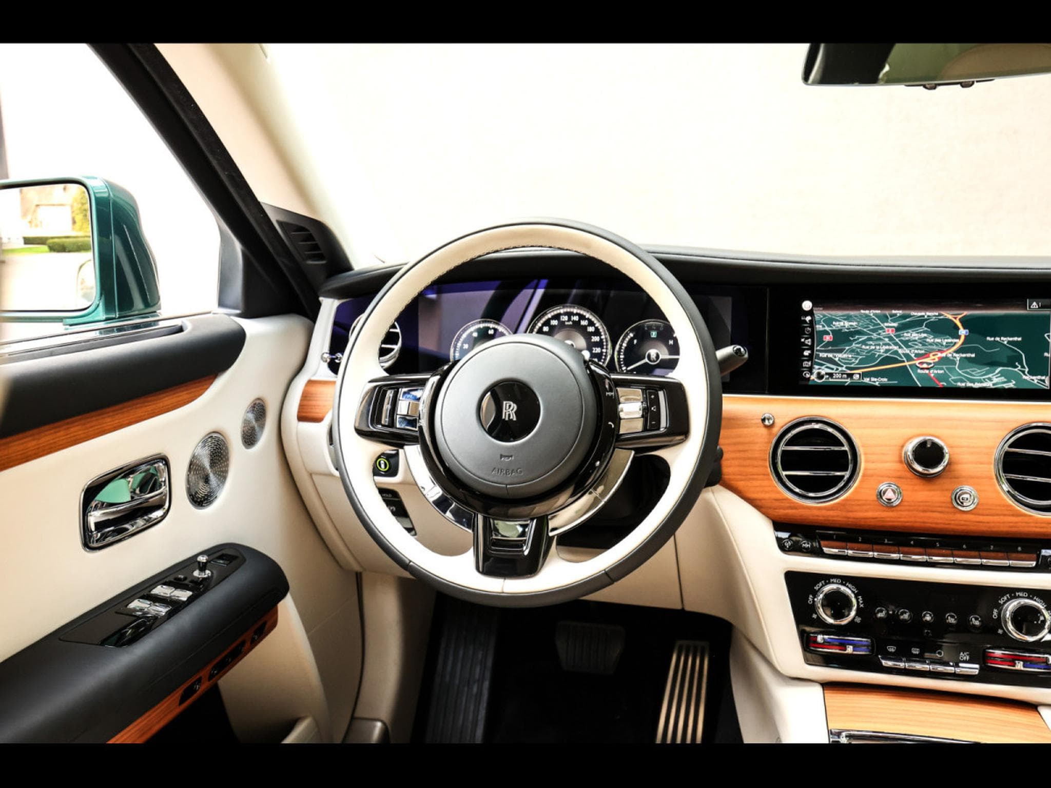 Rolls-Royce Ghost GHOST 6.75 V12 (571 CH) EXTENDED WHEELBASE (EWB) – FULL PPF (2022) - Foto 25
