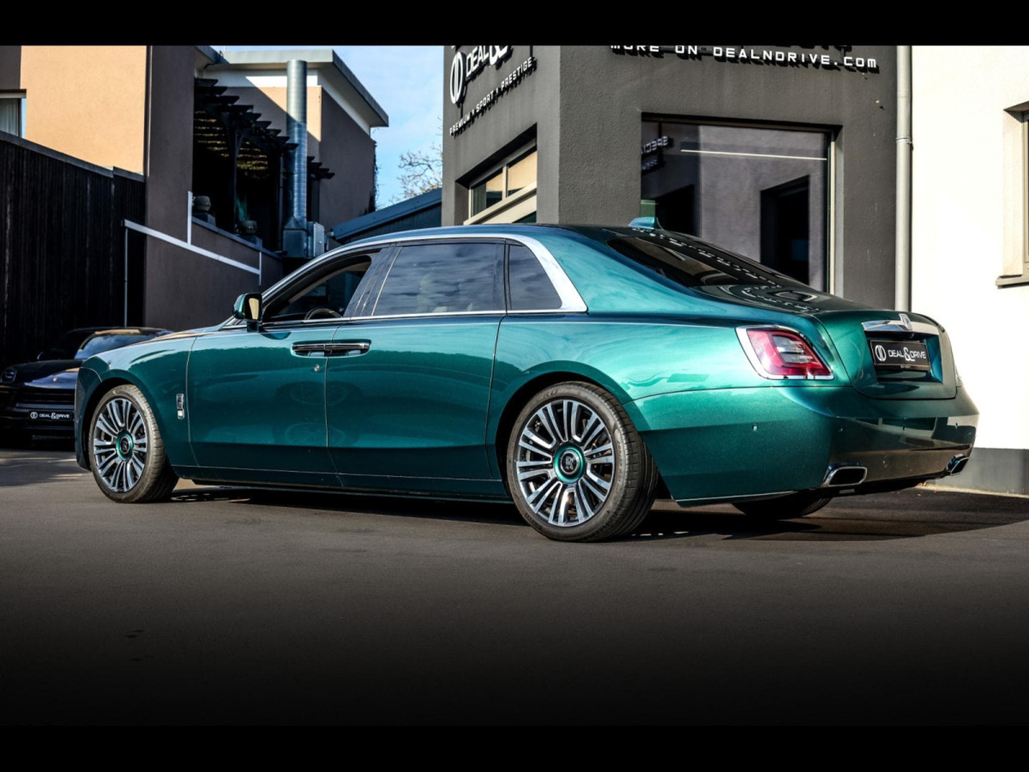 Rolls-Royce Ghost GHOST 6.75 V12 (571 CH) EXTENDED WHEELBASE (EWB) – FULL PPF (2022) - Foto 3