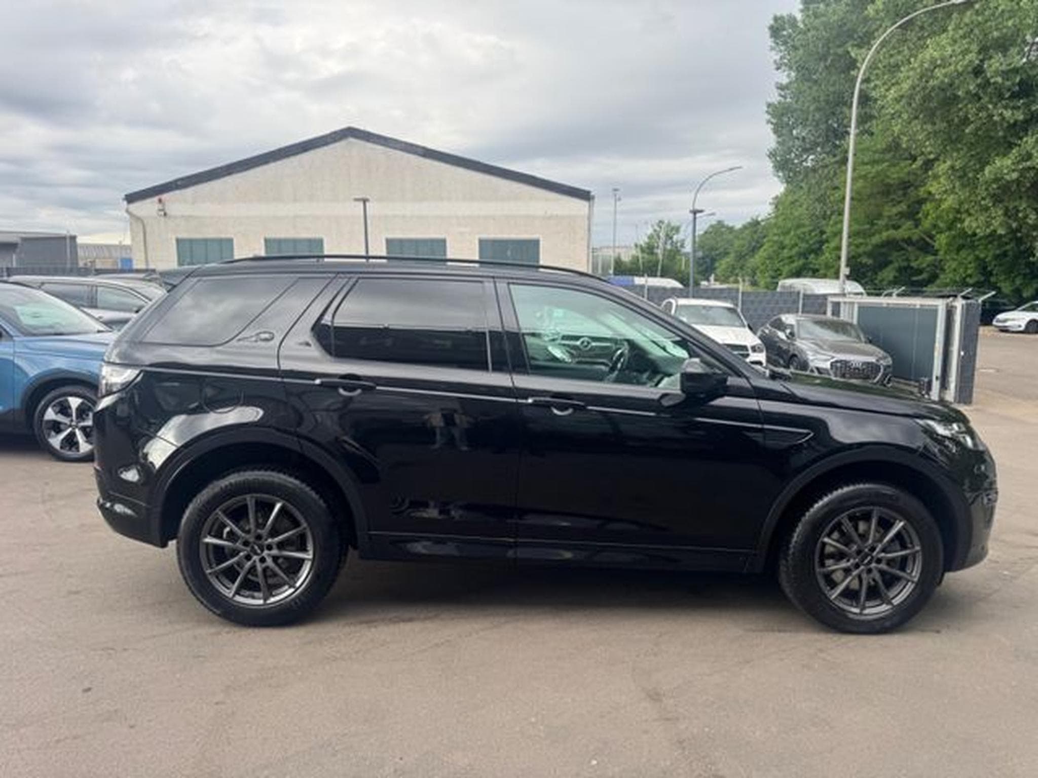 Land-Rover Discovery DISCOVERY SPORT SE AWD *BLACK PACK*AUT*NAVI* (2019) - Foto 13