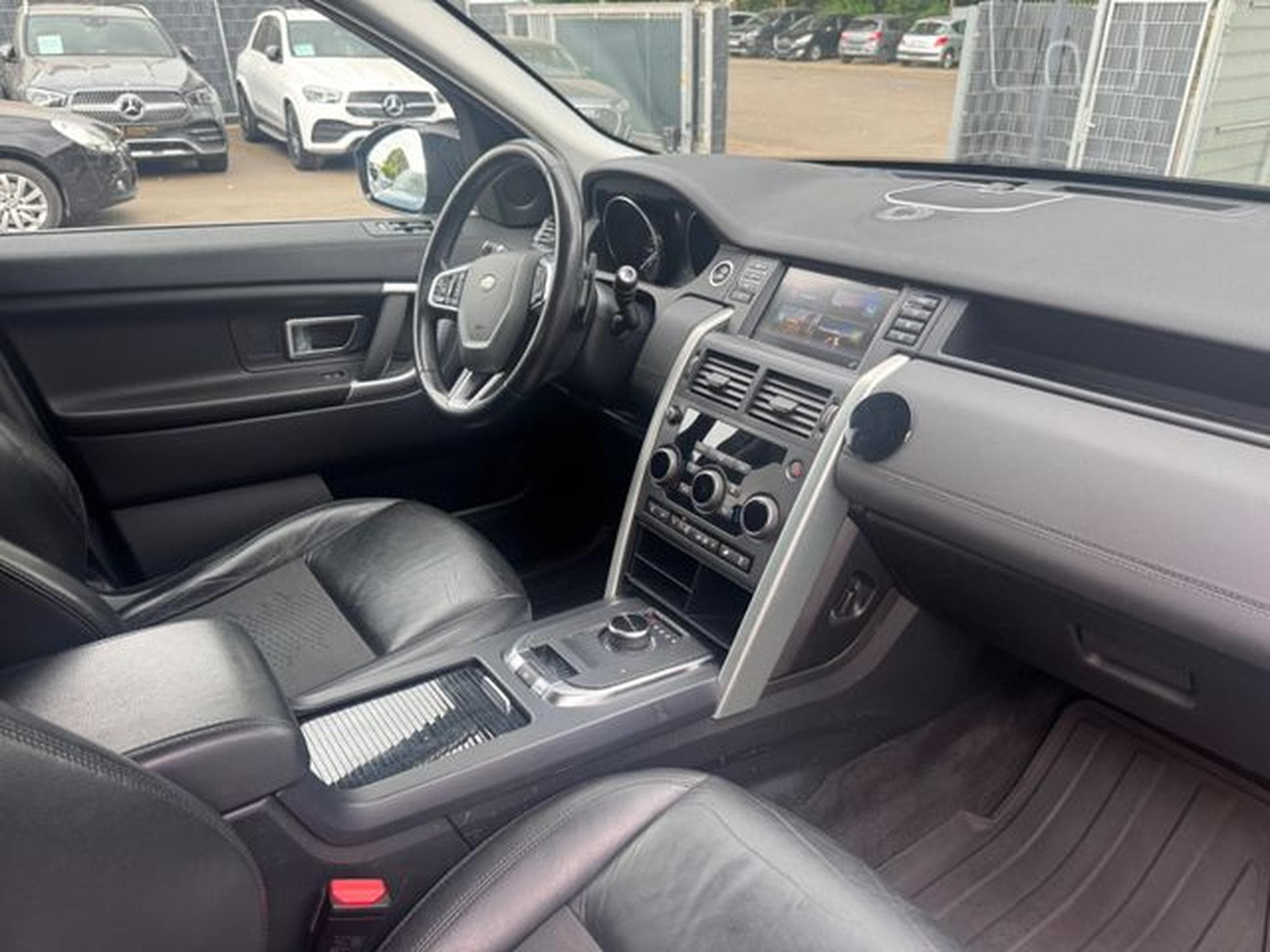 Land-Rover Discovery DISCOVERY SPORT SE AWD *BLACK PACK*AUT*NAVI* (2019) - Foto 15