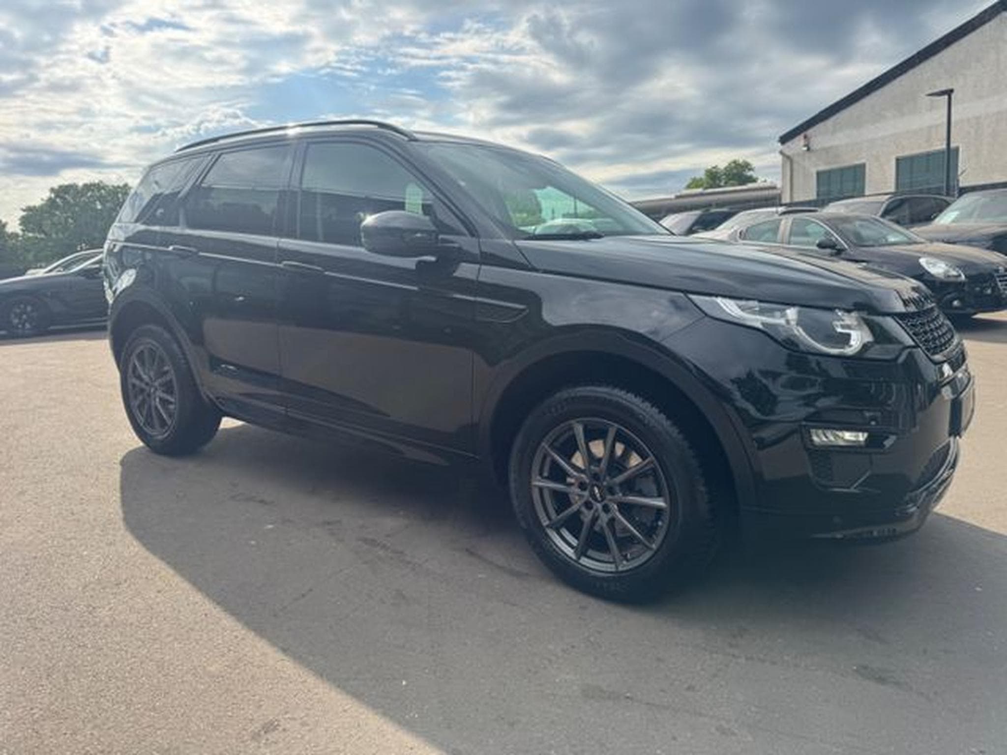 Land-Rover Discovery DISCOVERY SPORT SE AWD *BLACK PACK*AUT*NAVI* (2019) - Foto 5