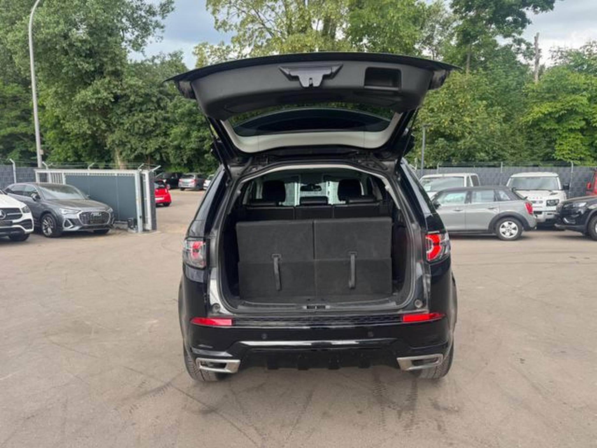 Land-Rover Discovery DISCOVERY SPORT SE AWD *BLACK PACK*AUT*NAVI* (2019) - Foto 9