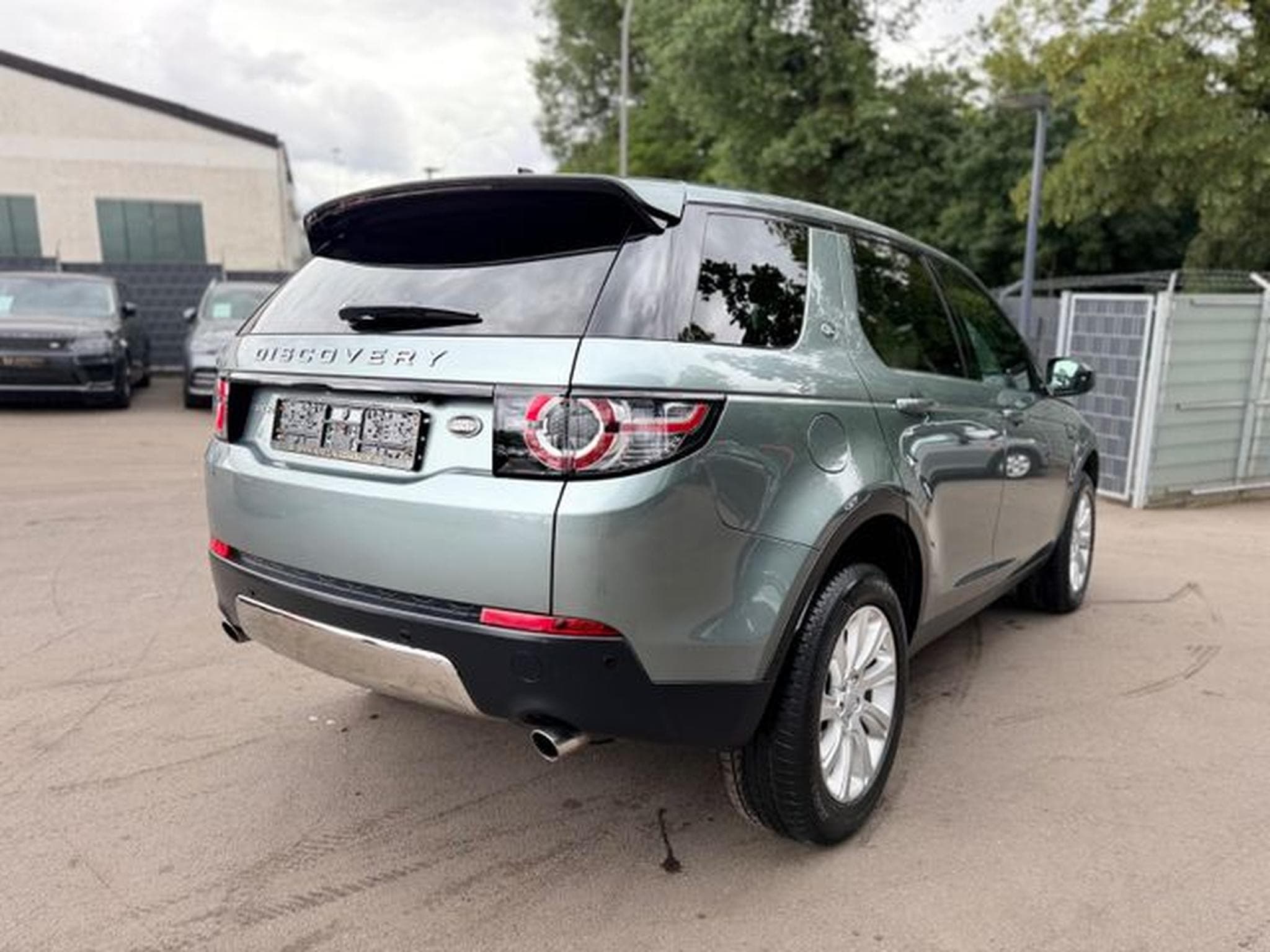 Land-Rover Discovery DISCOVERY SPORT SE AWD*AUT*XENON*AHK*NAVI*MERIDA (2015) - Foto 6