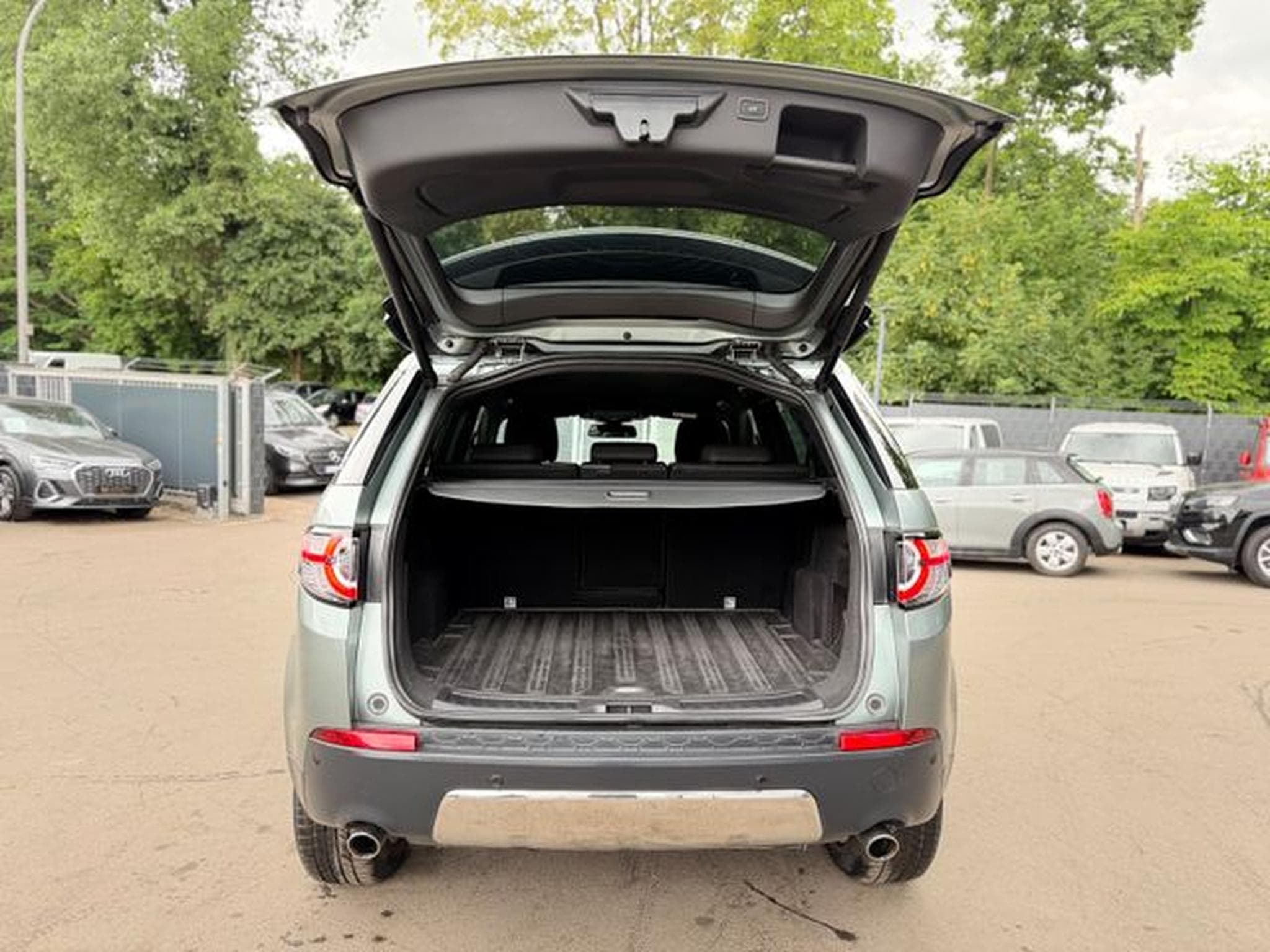 Land-Rover Discovery DISCOVERY SPORT SE AWD*AUT*XENON*AHK*NAVI*MERIDA (2015) - Foto 7