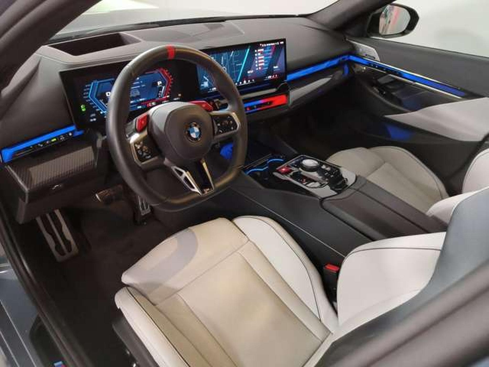 BMW M5 Touring DAB LED Pano.Dach RFK Komfortzg. (2025) - Photo 12