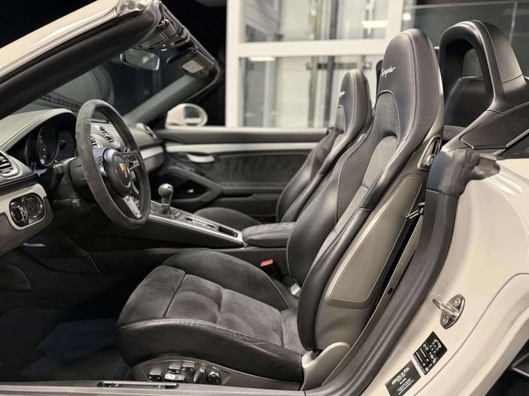 Porsche Boxster 718 SPYDER (2021) - Photo 13
