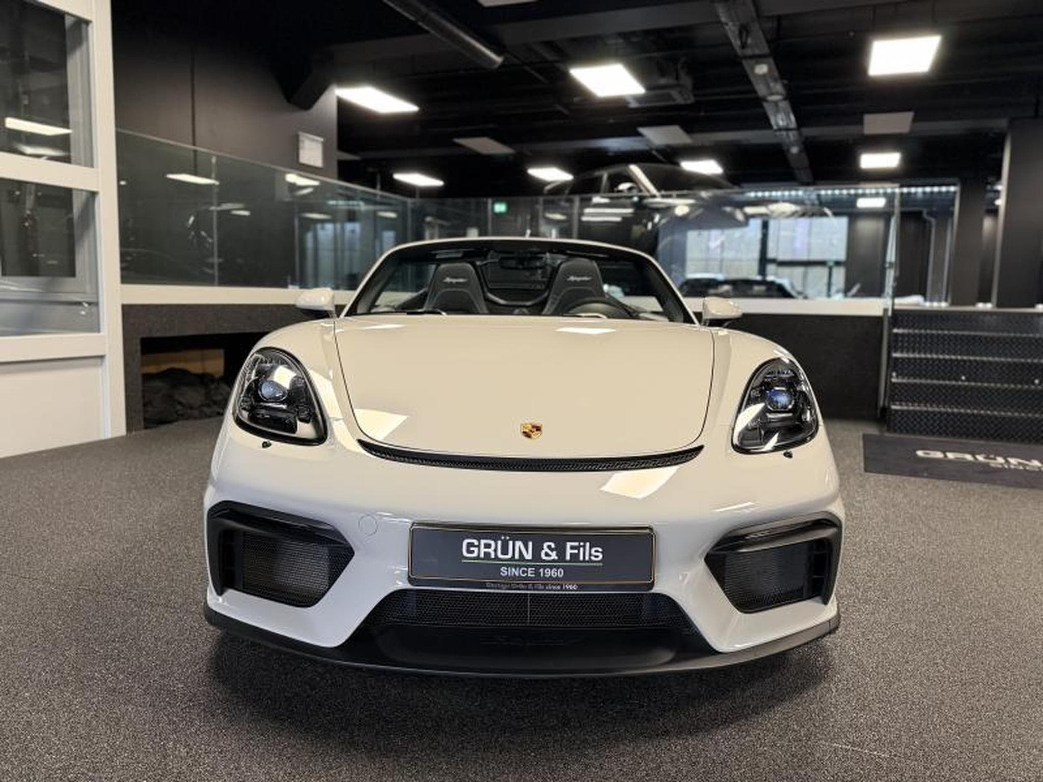 Porsche Boxster 718 SPYDER (2021) - Photo 2
