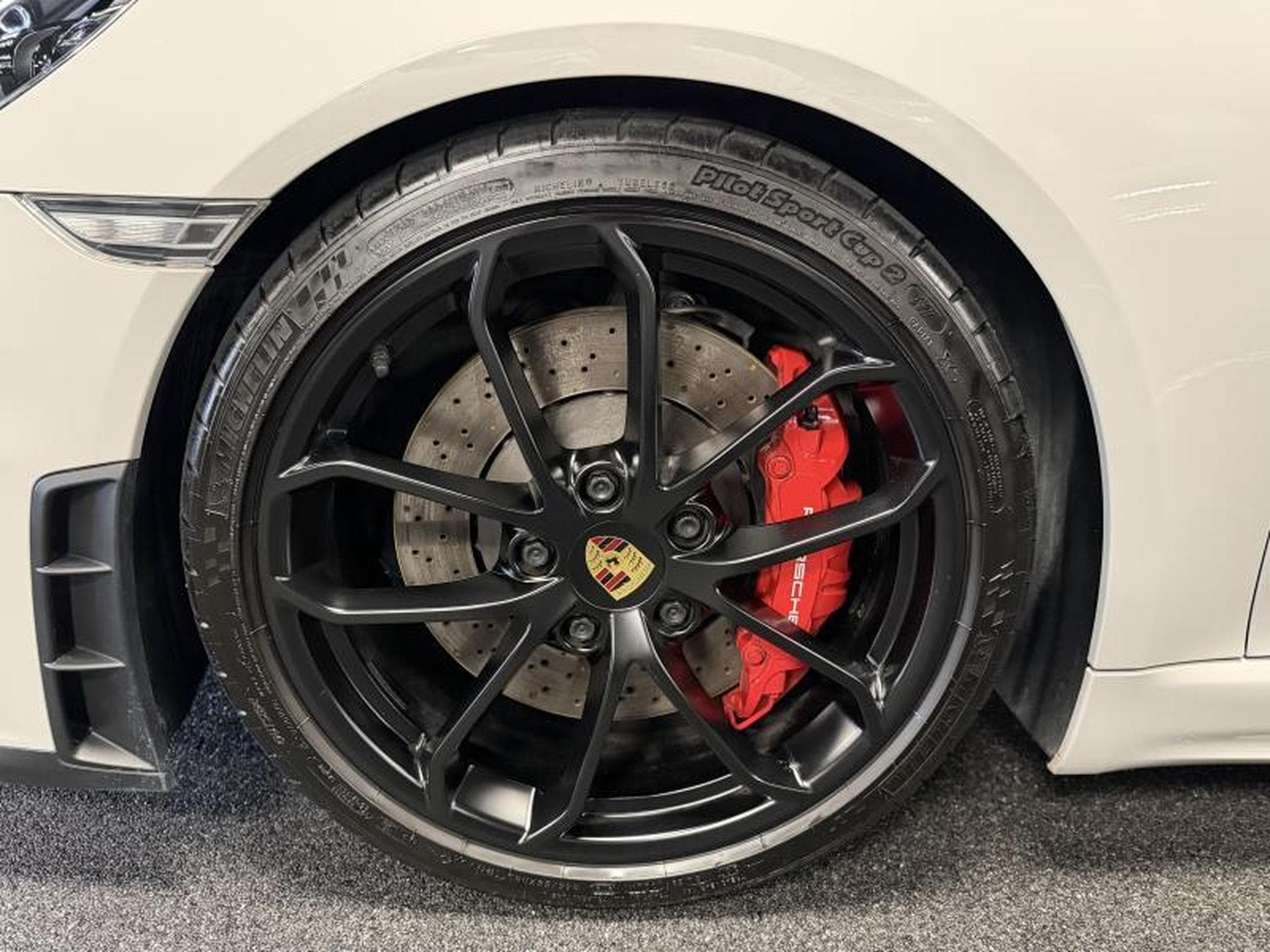 Porsche Boxster 718 SPYDER (2021) - Photo 5