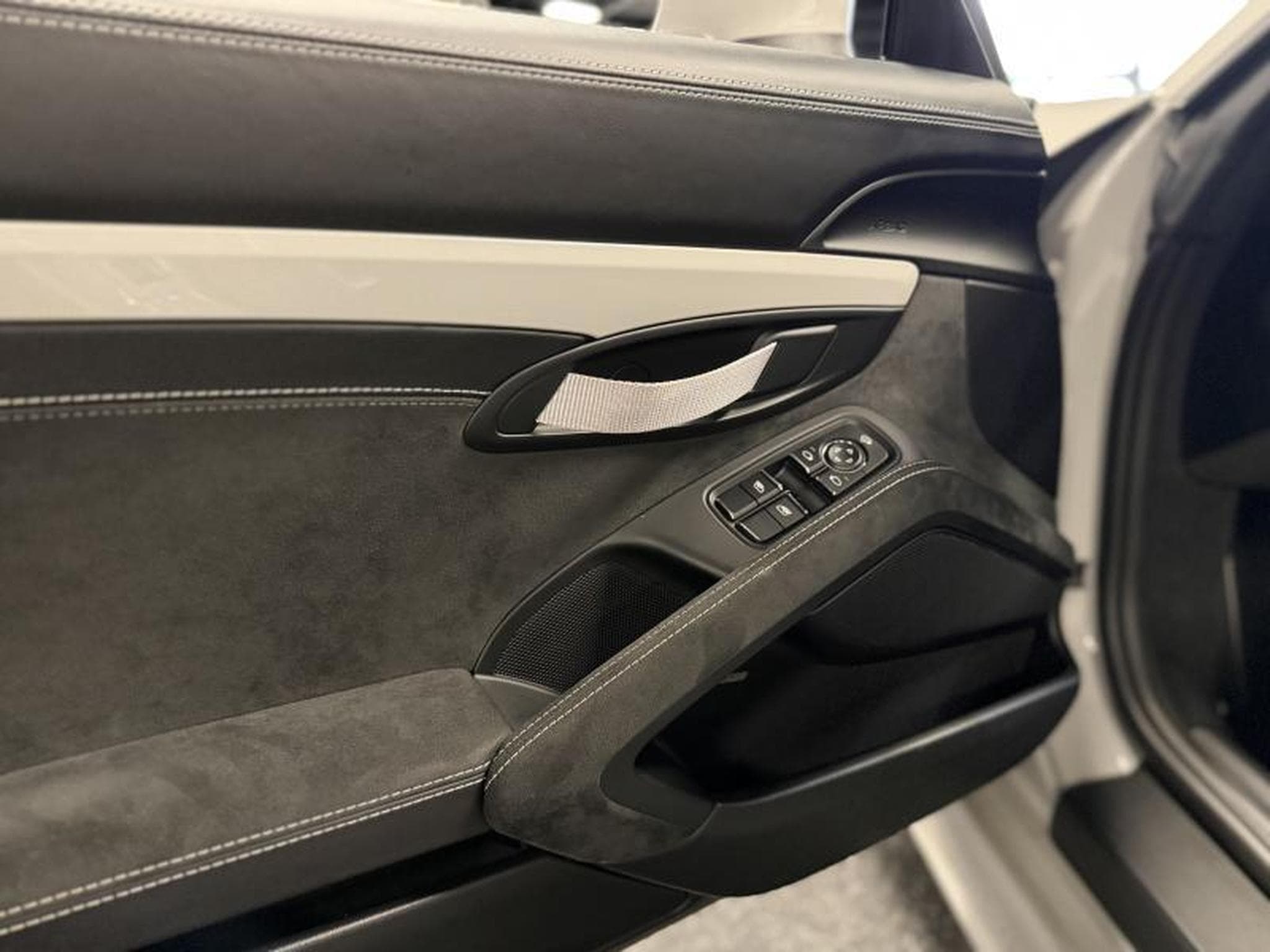 Porsche Boxster 718 SPYDER (2021) - Photo 8