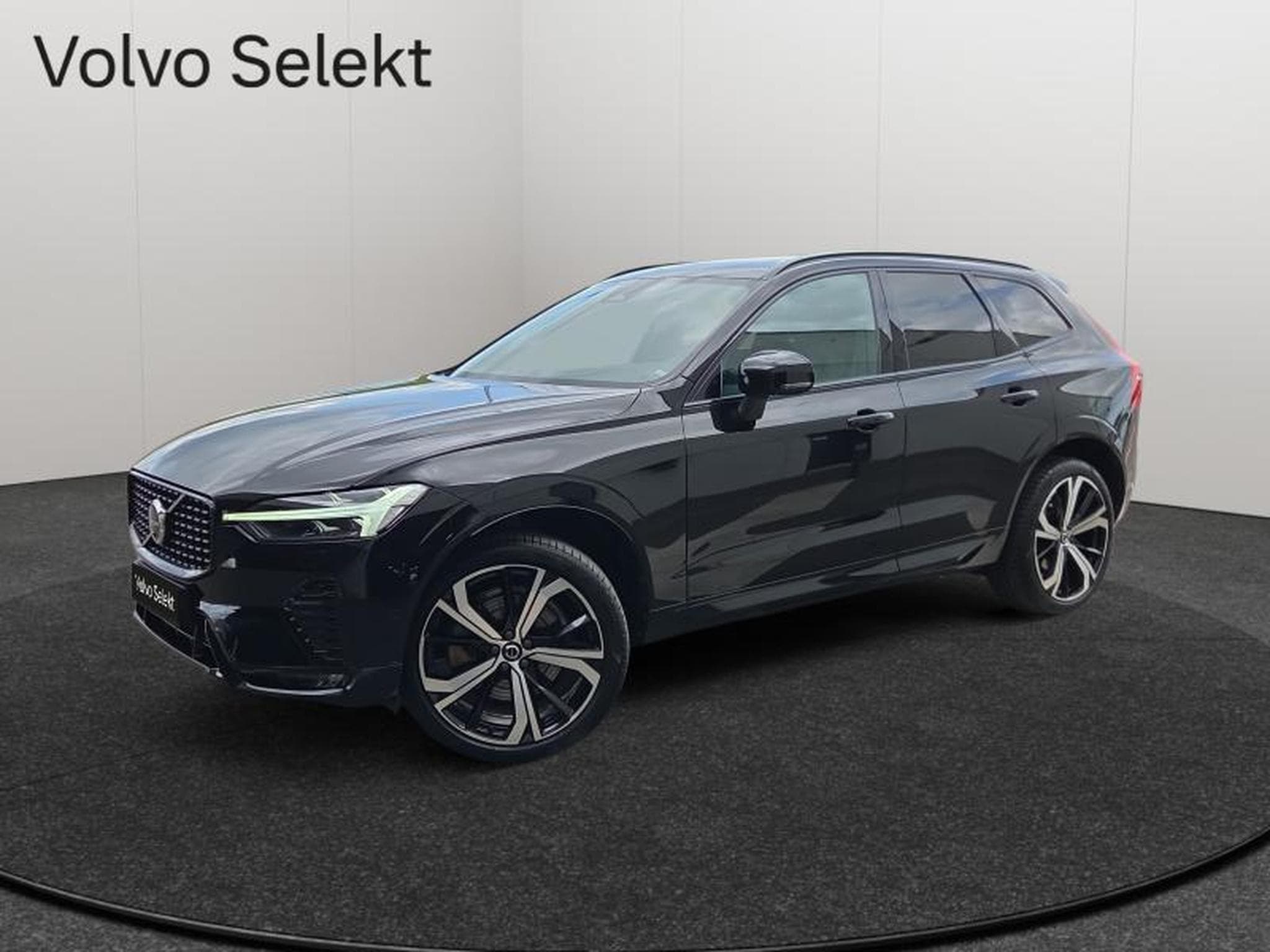 Volvo XC60 B4 Plus Dark / Essence (2024) - Foto 1