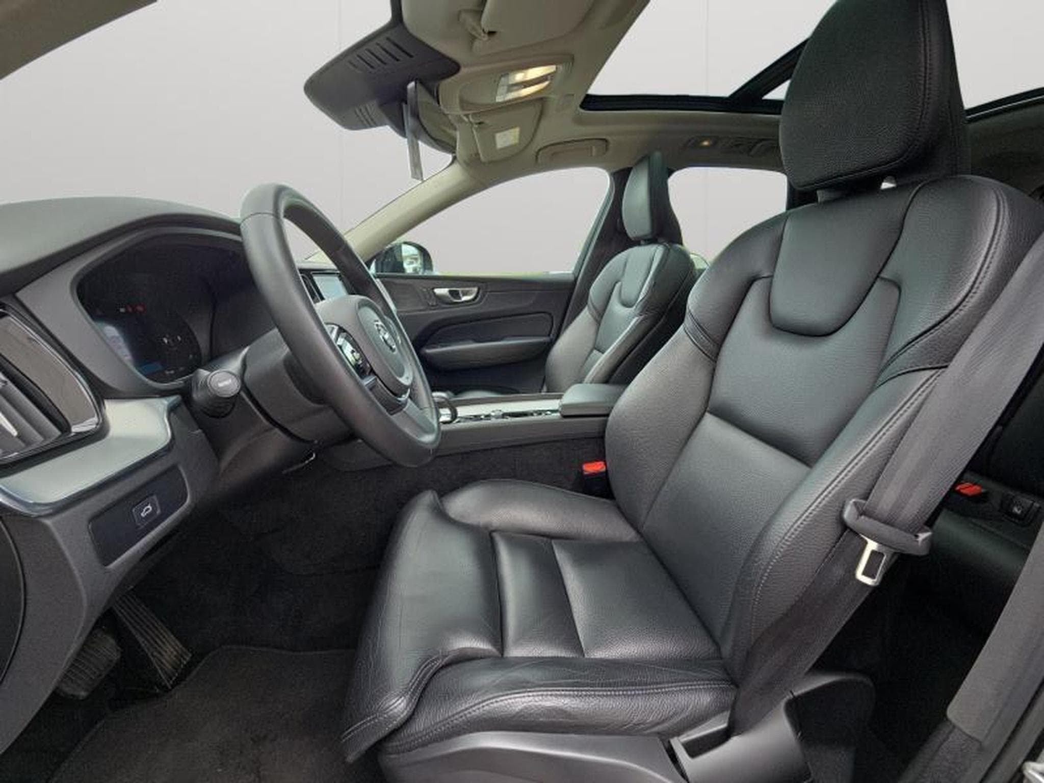 Volvo XC60 B4 Plus Dark / Essence (2024) - Foto 11