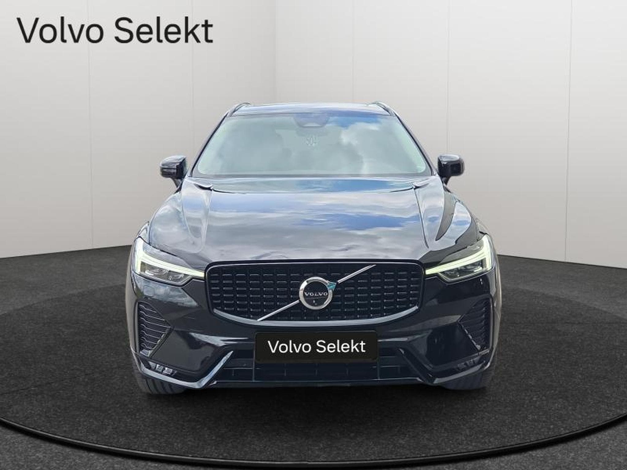 Volvo XC60 B4 Plus Dark / Essence (2024) - Foto 2