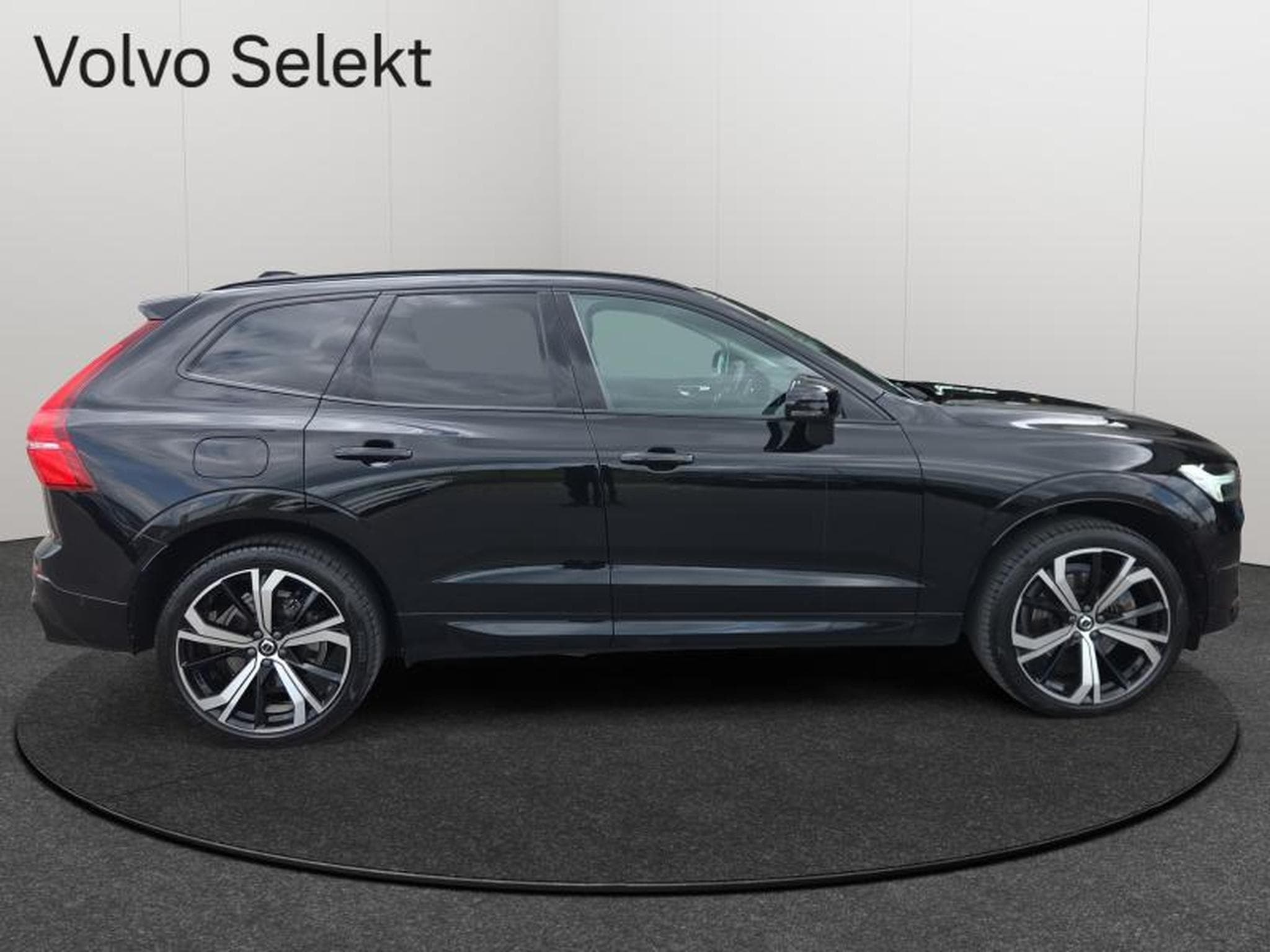 Volvo XC60 B4 Plus Dark / Essence (2024) - Foto 4