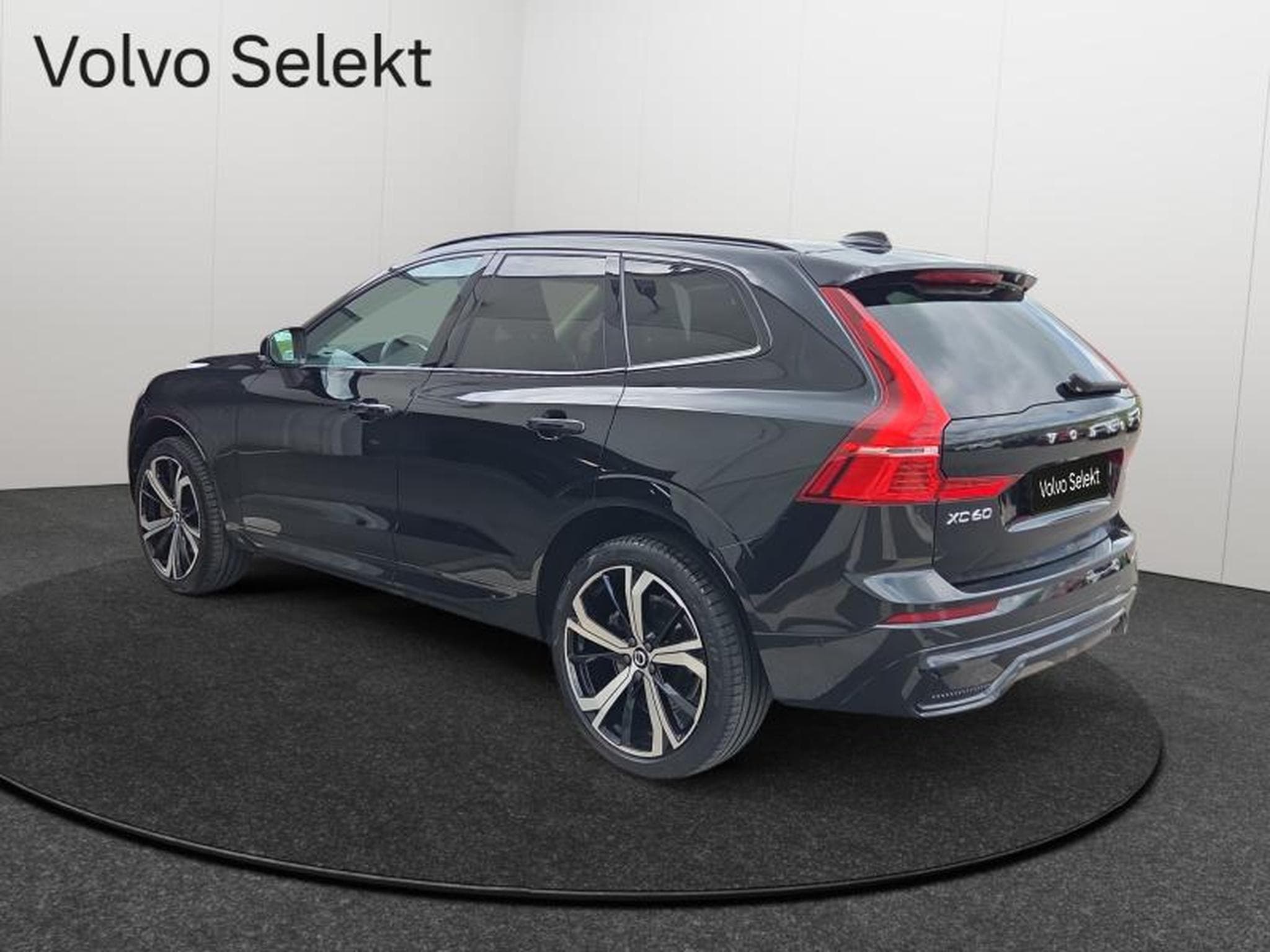 Volvo XC60 B4 Plus Dark / Essence (2024) - Foto 6