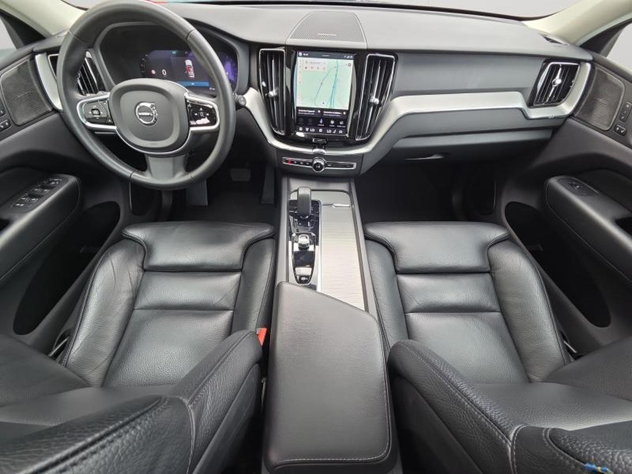 Volvo XC60 B4 Plus Dark / Essence (2024) - Foto 9